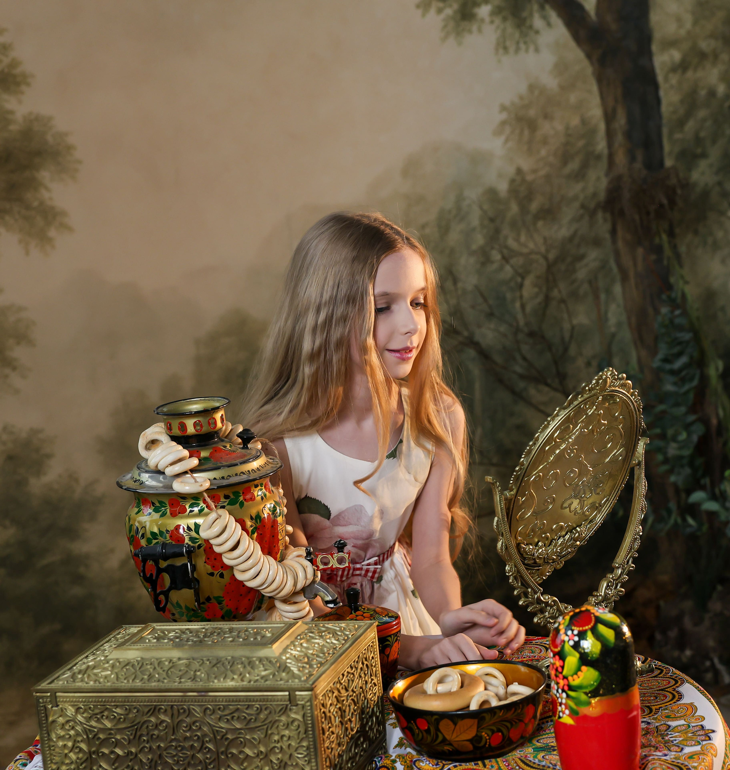 девочка в сказочном интерьере с декором, художественный портрет, детская съёмка, фотограф Карасёва Елена