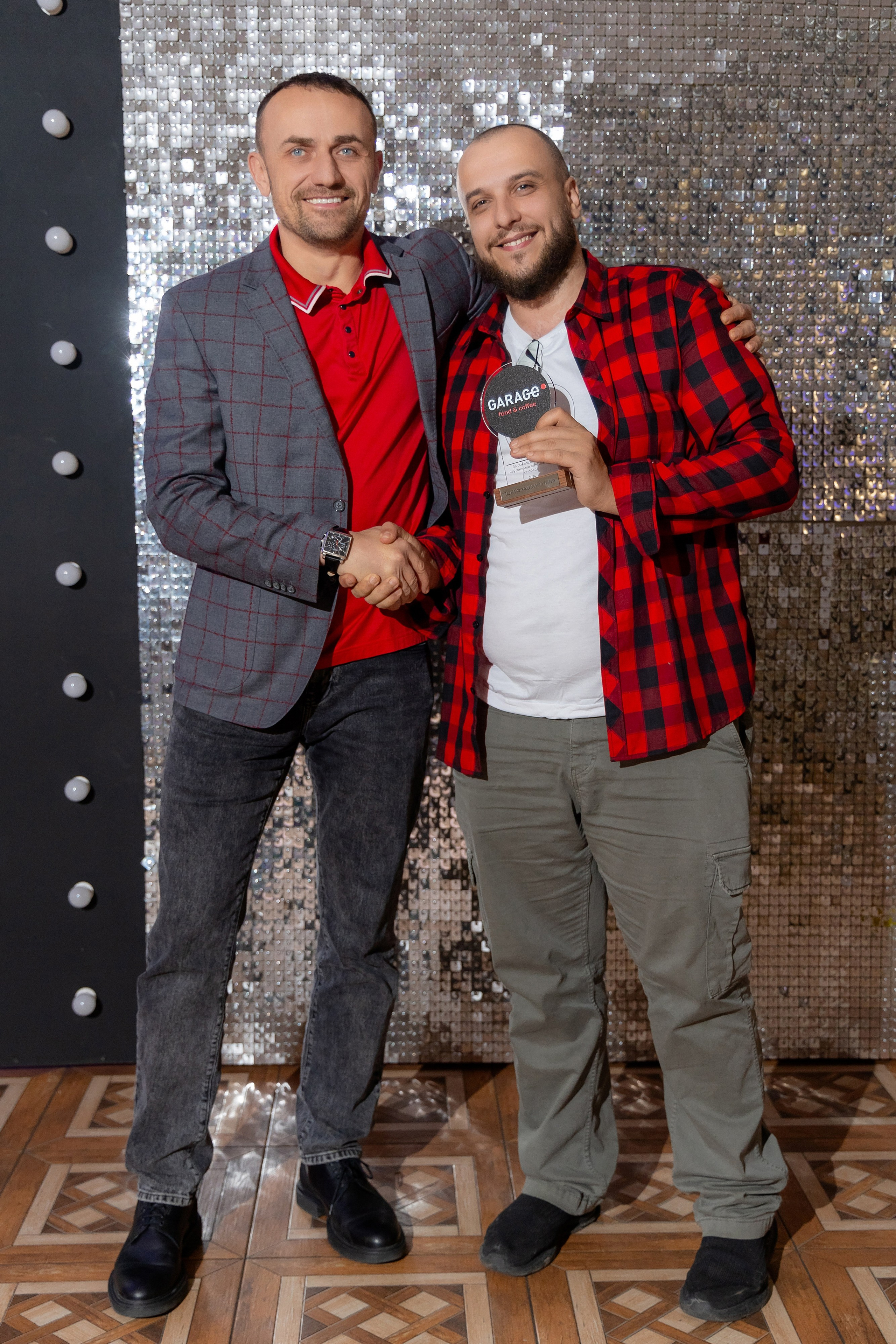 Корпоративная фотосъемка для кафе GARAGE | Новый год 2025 | Минск. Свадебный фотограф в Минске/Беларуси Сергей Спиридонов