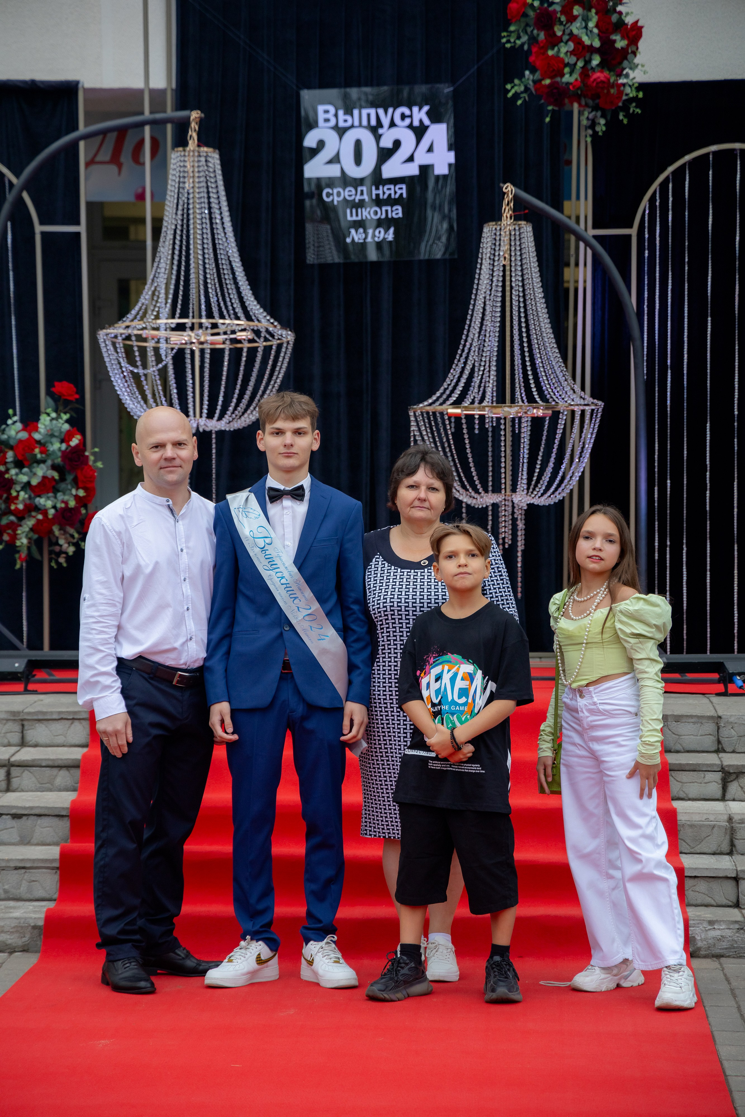 Школьный выпускной 2024 год в Соколе (Минск). Свадебный фотограф в Минске/Беларуси Сергей Спиридонов