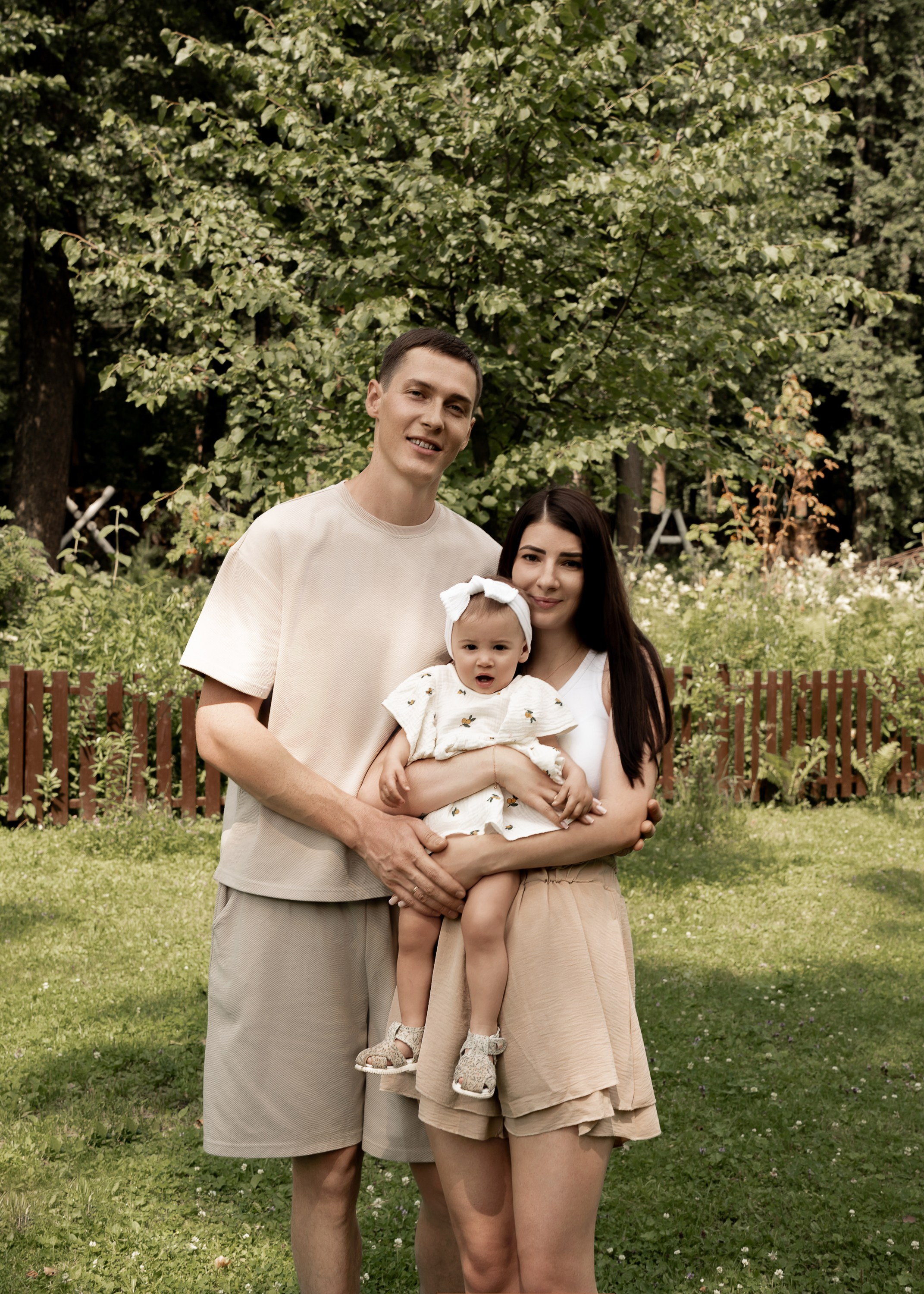 АЛИСА 1 ГОДИК. Женский портрет