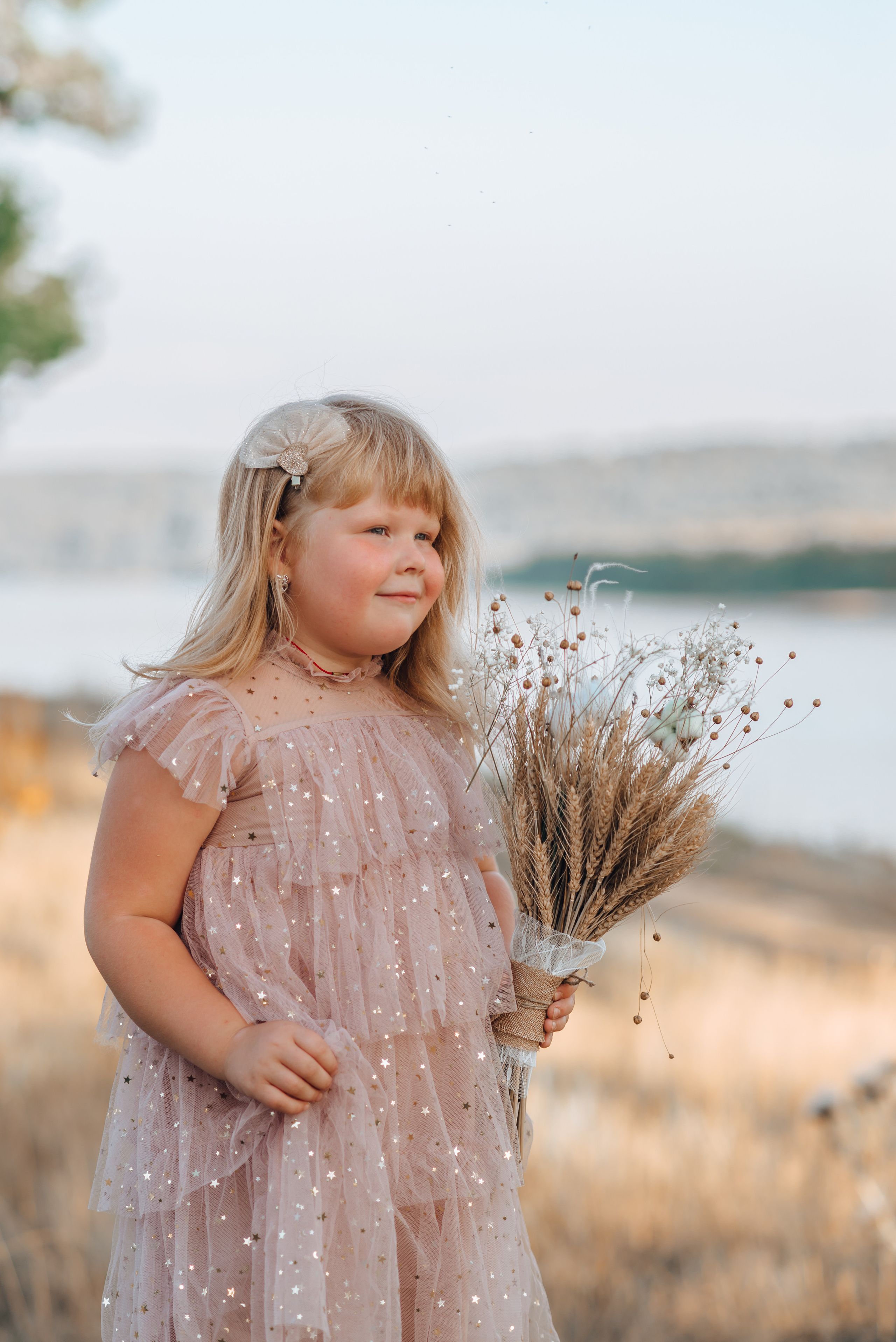 Варенька с бабулей и папой. Совец. Детский и семейный фотограф Катерина Мишина