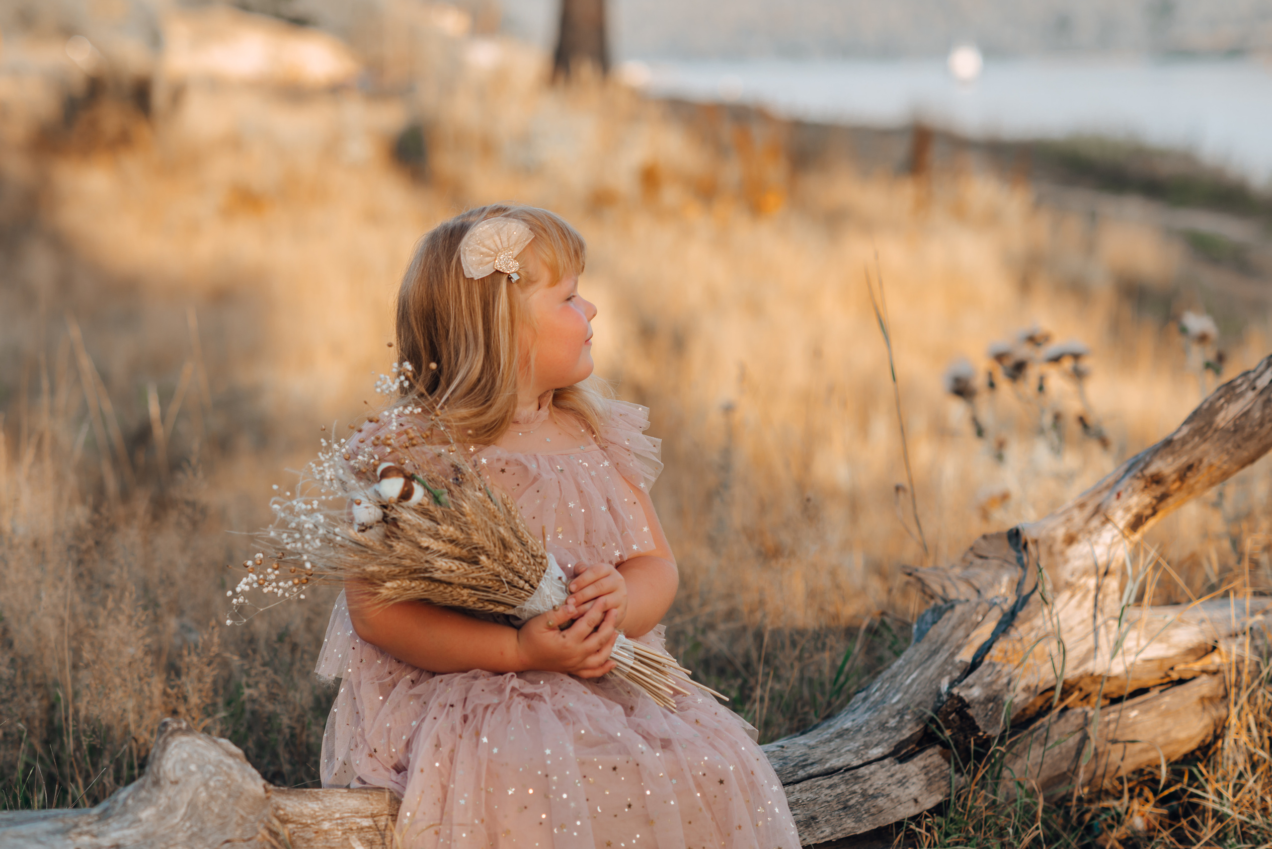 Варенька с бабулей и папой. Совец. Детский и семейный фотограф Катерина Мишина