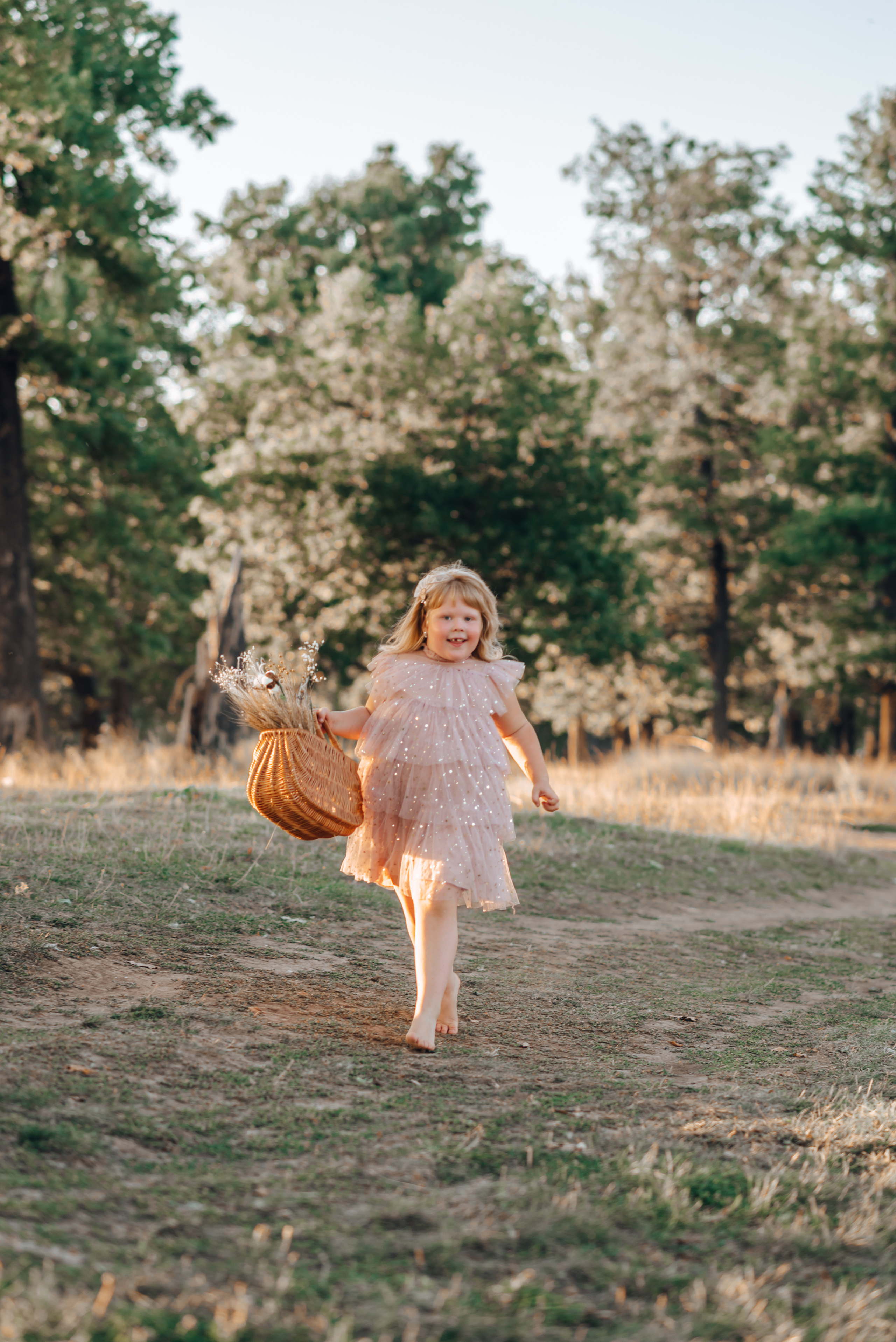 Варенька с бабулей и папой. Совец. Детский и семейный фотограф Катерина Мишина
