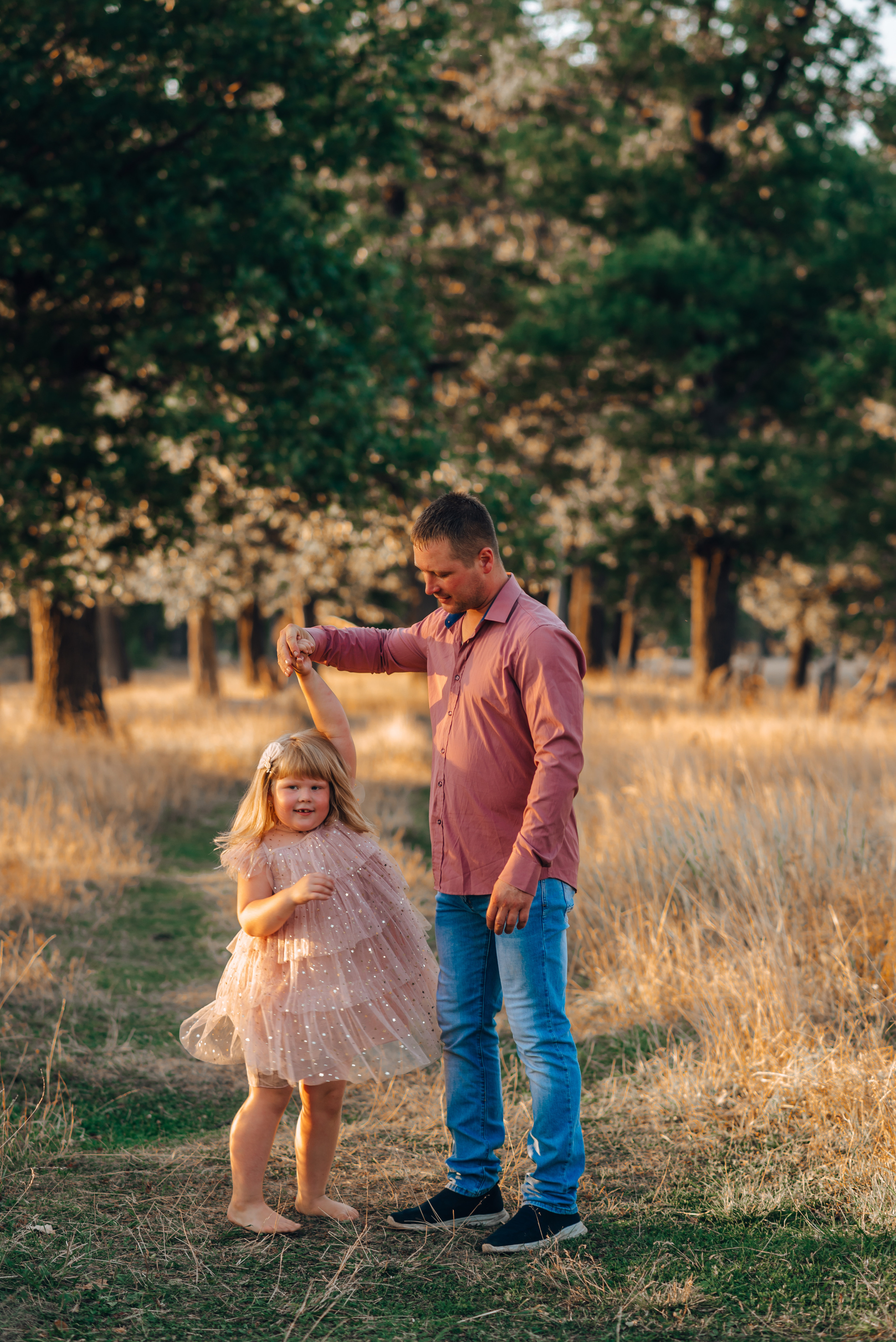 Варенька с бабулей и папой. Совец. Детский и семейный фотограф Катерина Мишина