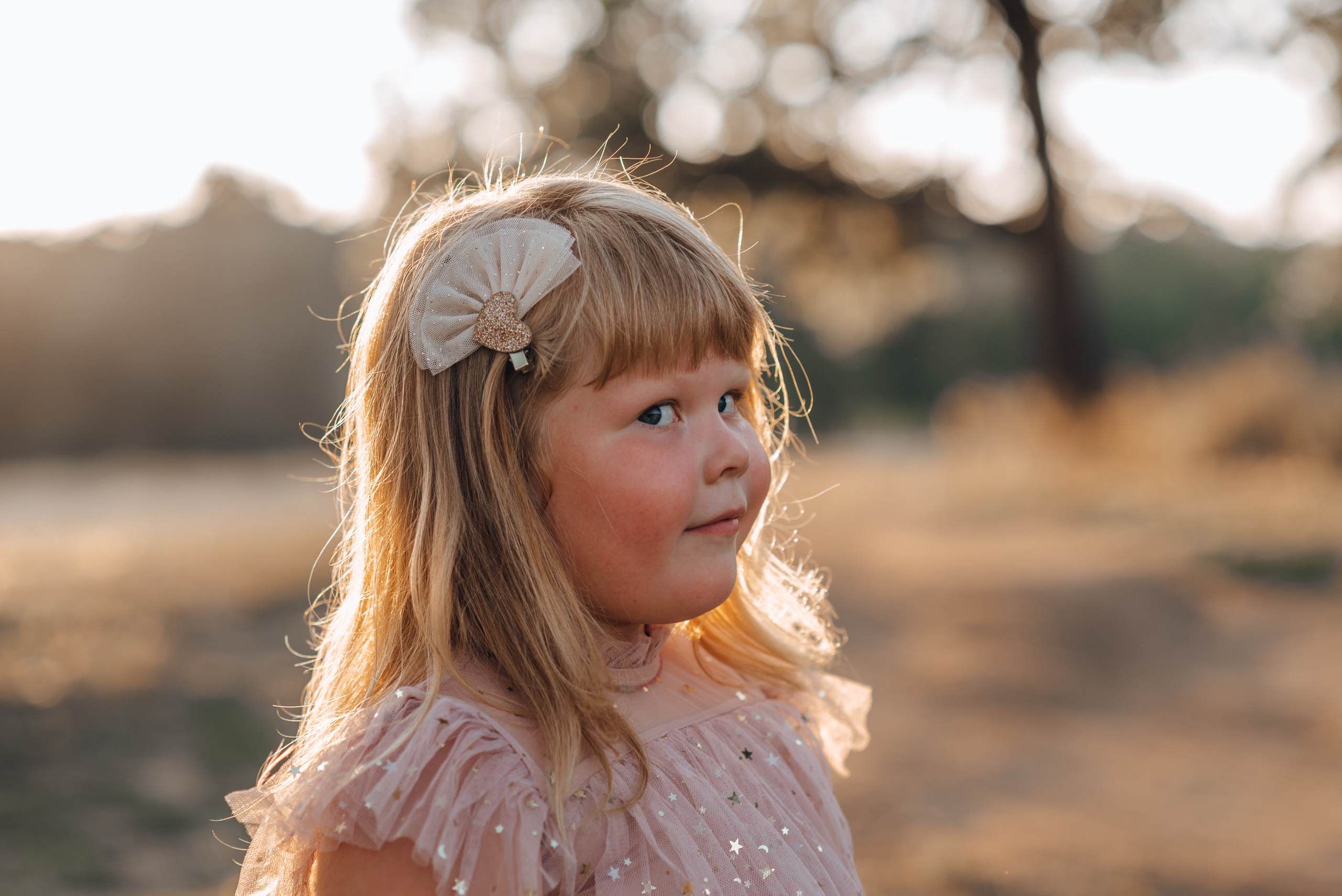 Варенька с бабулей и папой. Совец. Детский и семейный фотограф Катерина Мишина
