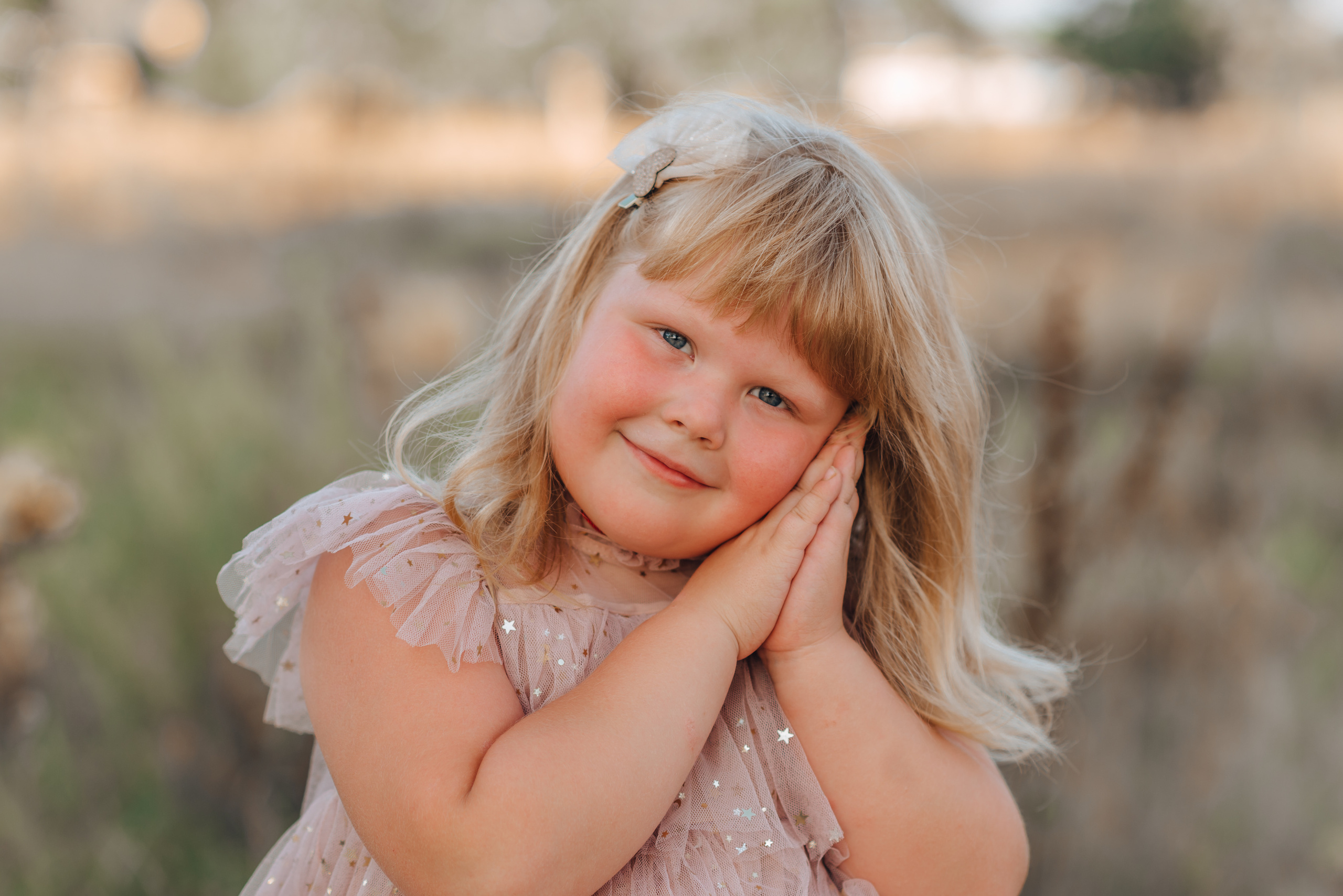 Варенька с бабулей и папой. Совец. Детский и семейный фотограф Катерина Мишина