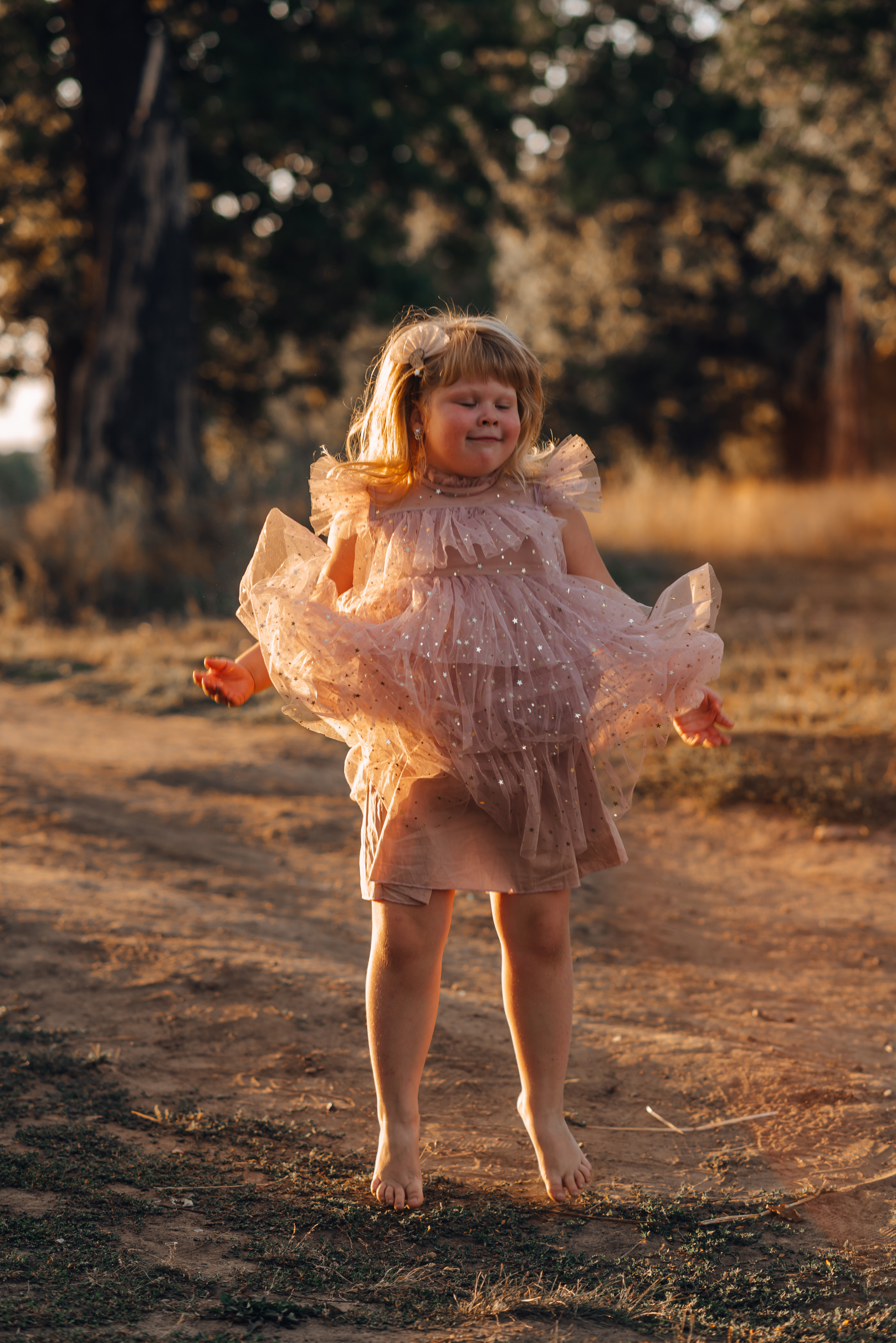 Варенька с бабулей и папой. Совец. Детский и семейный фотограф Катерина Мишина