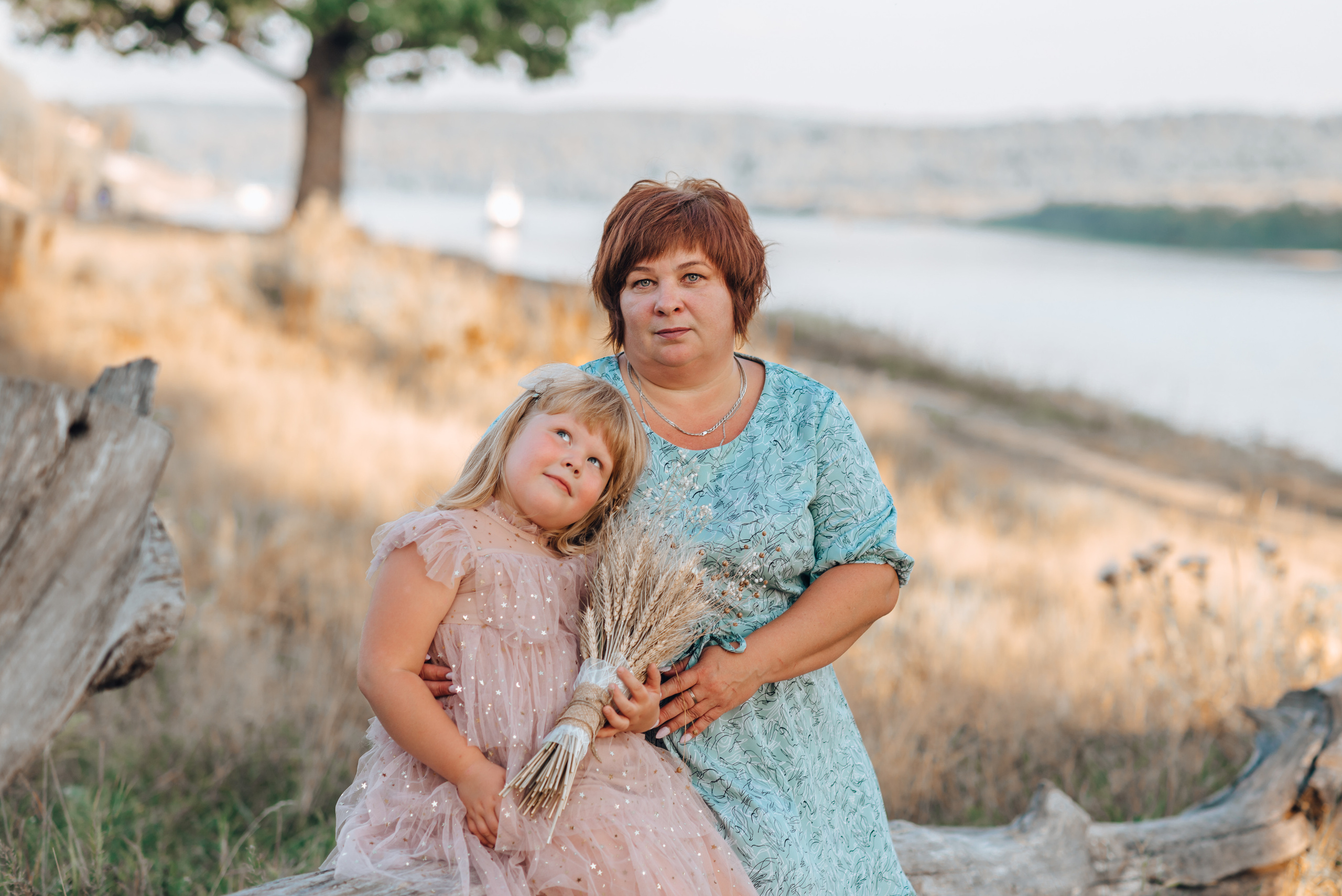 Варенька с бабулей и папой. Совец. Детский и семейный фотограф Катерина Мишина