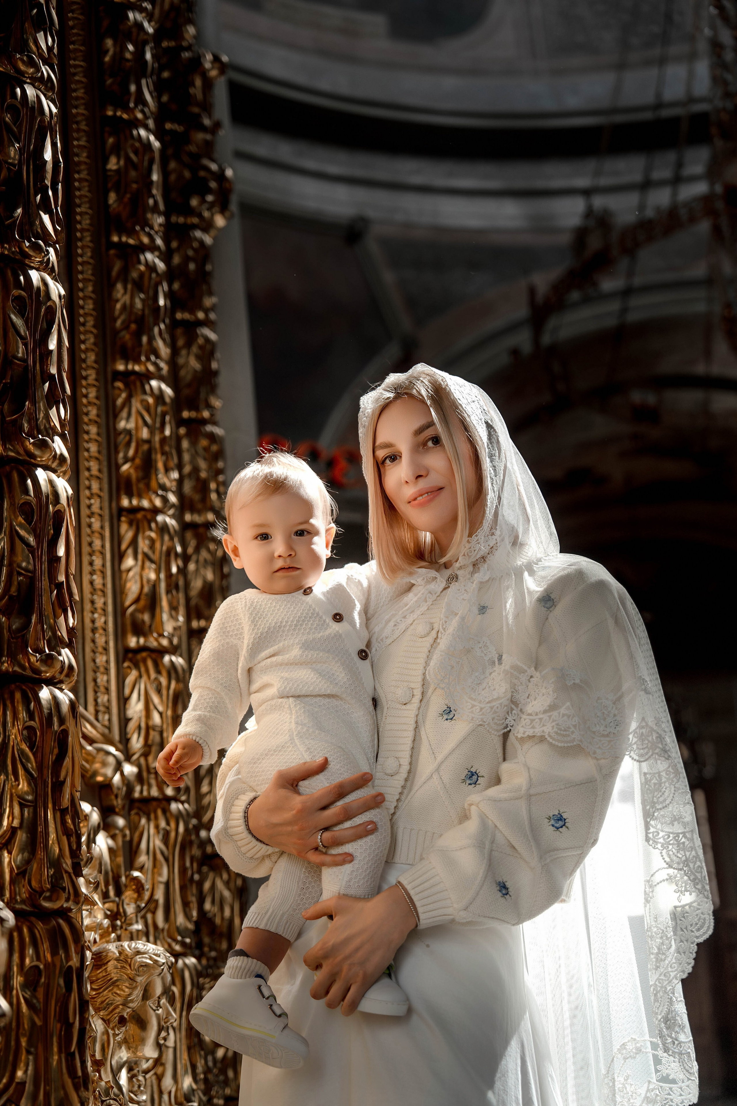 Крещение в Храме Большое Вознесение у Никитских Ворот. Фото- и видеосъёмка крещения и венчания. Фотограф на крещение Москва