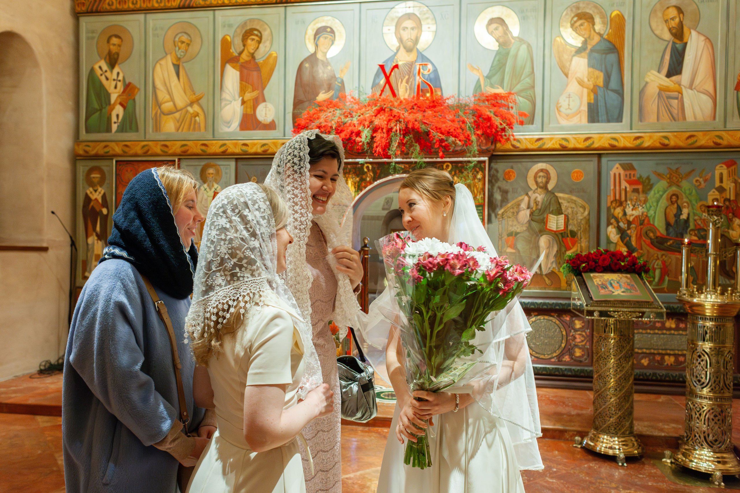 Венчание в храме Антипы Пергамского, стиль «ORWO UT21». Фотограф на крещение/венчание