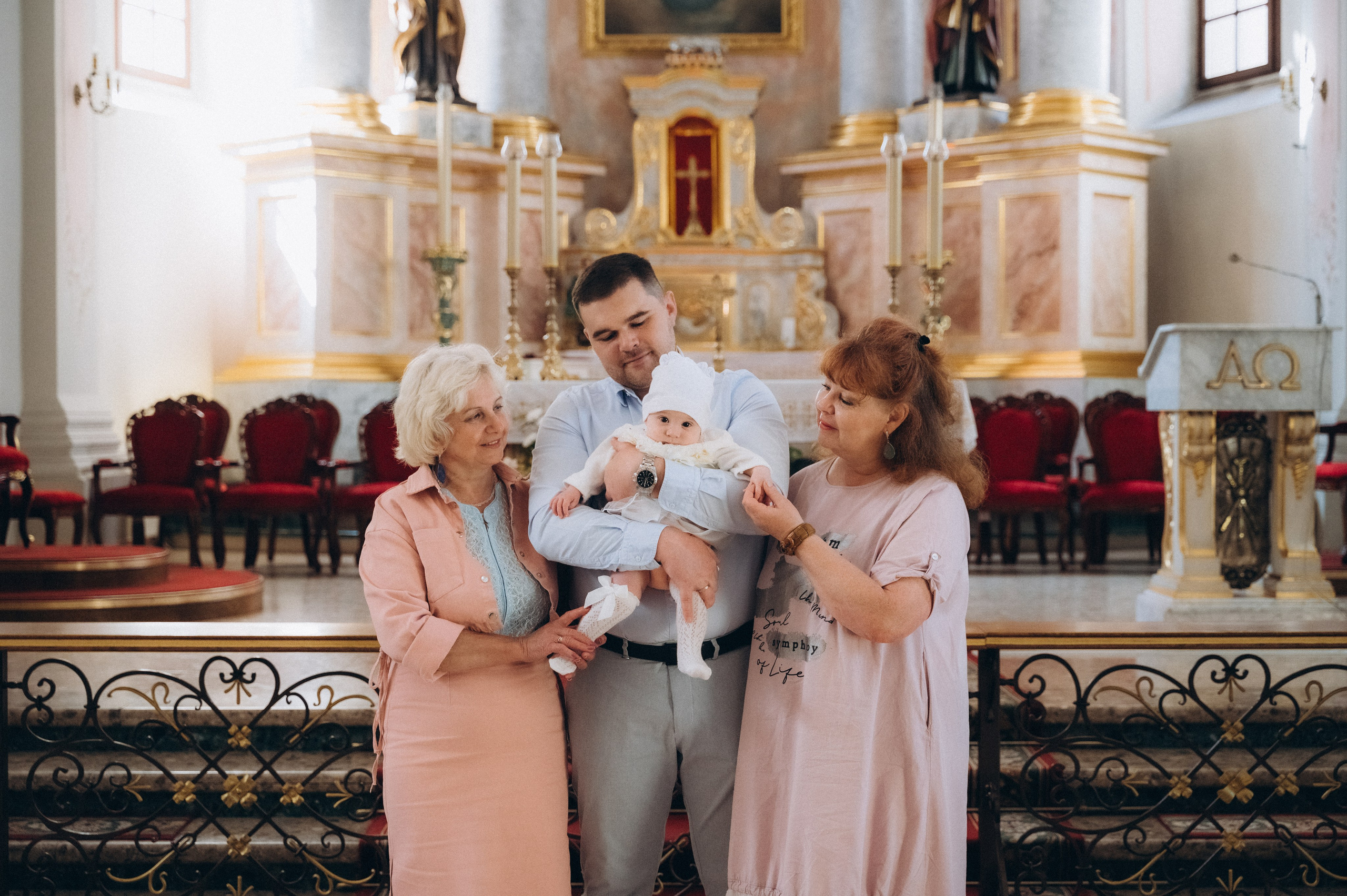 Крещение Василисы Архикафедральный костел Имени Пресвятой Девы Марии. Семейный фотограф в Минске Дарья Дреко