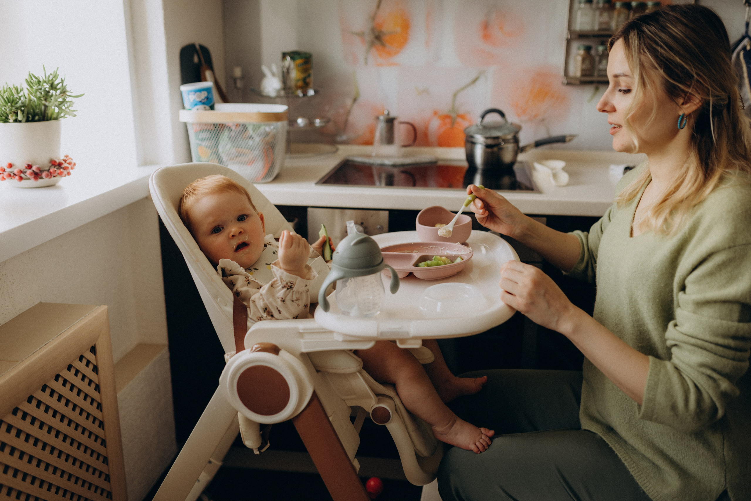 Домашняя фотосессия мамы и маленькой дочки Мирославы. Семейный фотограф в Москве и Люберцах Юлия Гуськова