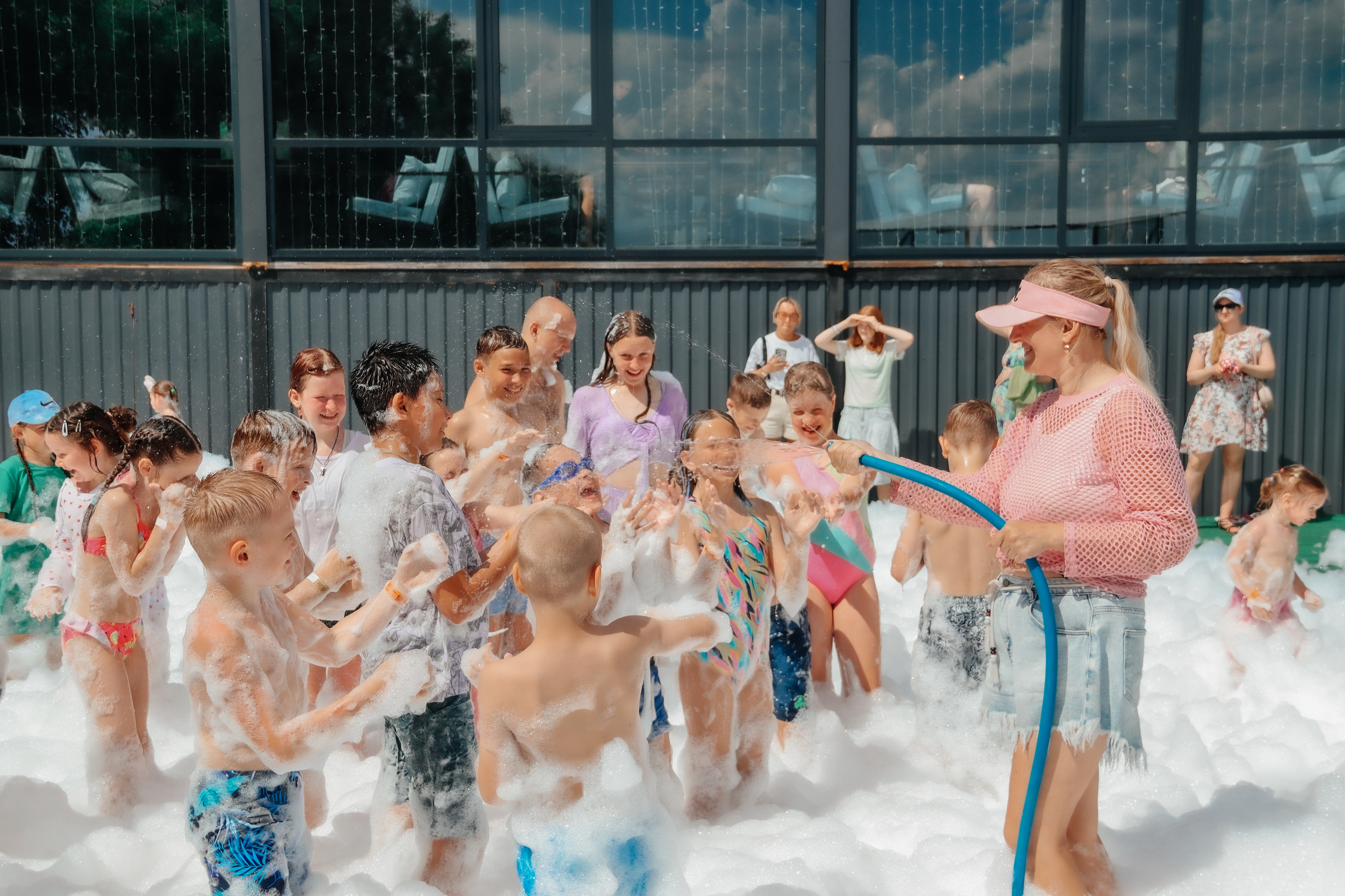 Пенная вечеринка/13.06.2026/Малибу. Семейный и детский фотограф в Славгороде Анастасия Винс