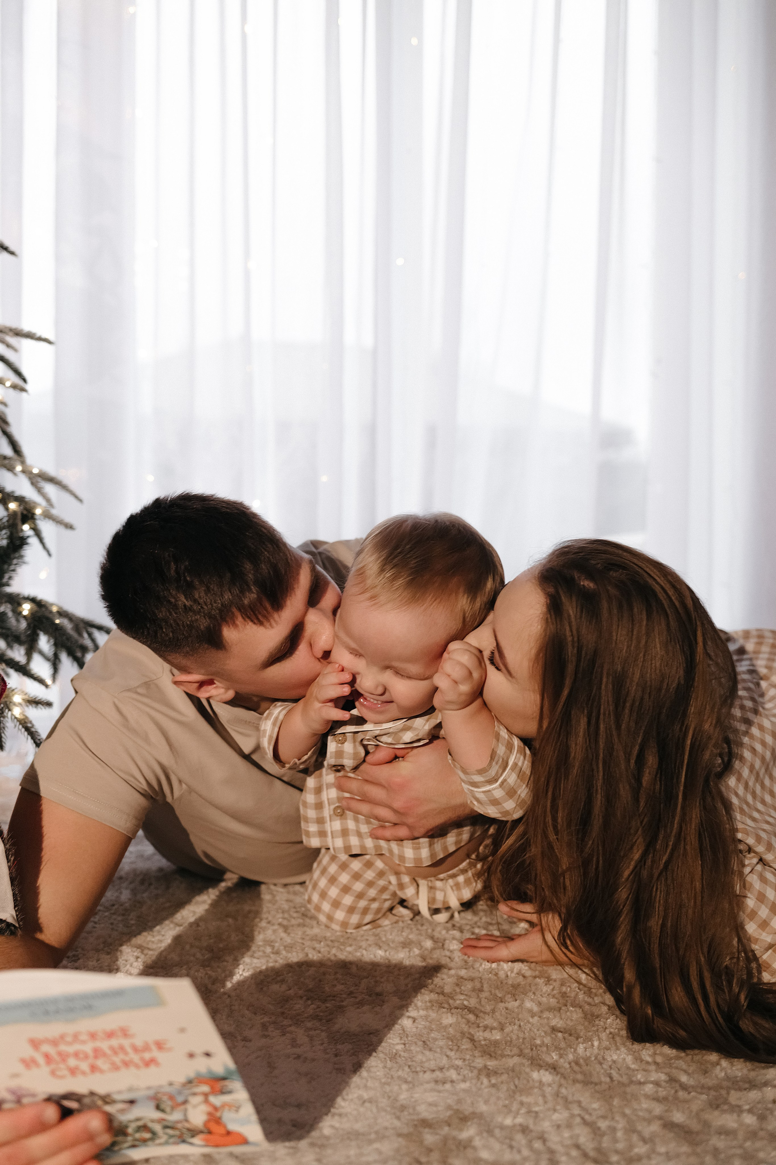 Лида, Сережа и Лев. Свадебный фотограф в Пскове и Санкт-Петербурге | Анна Голикова
