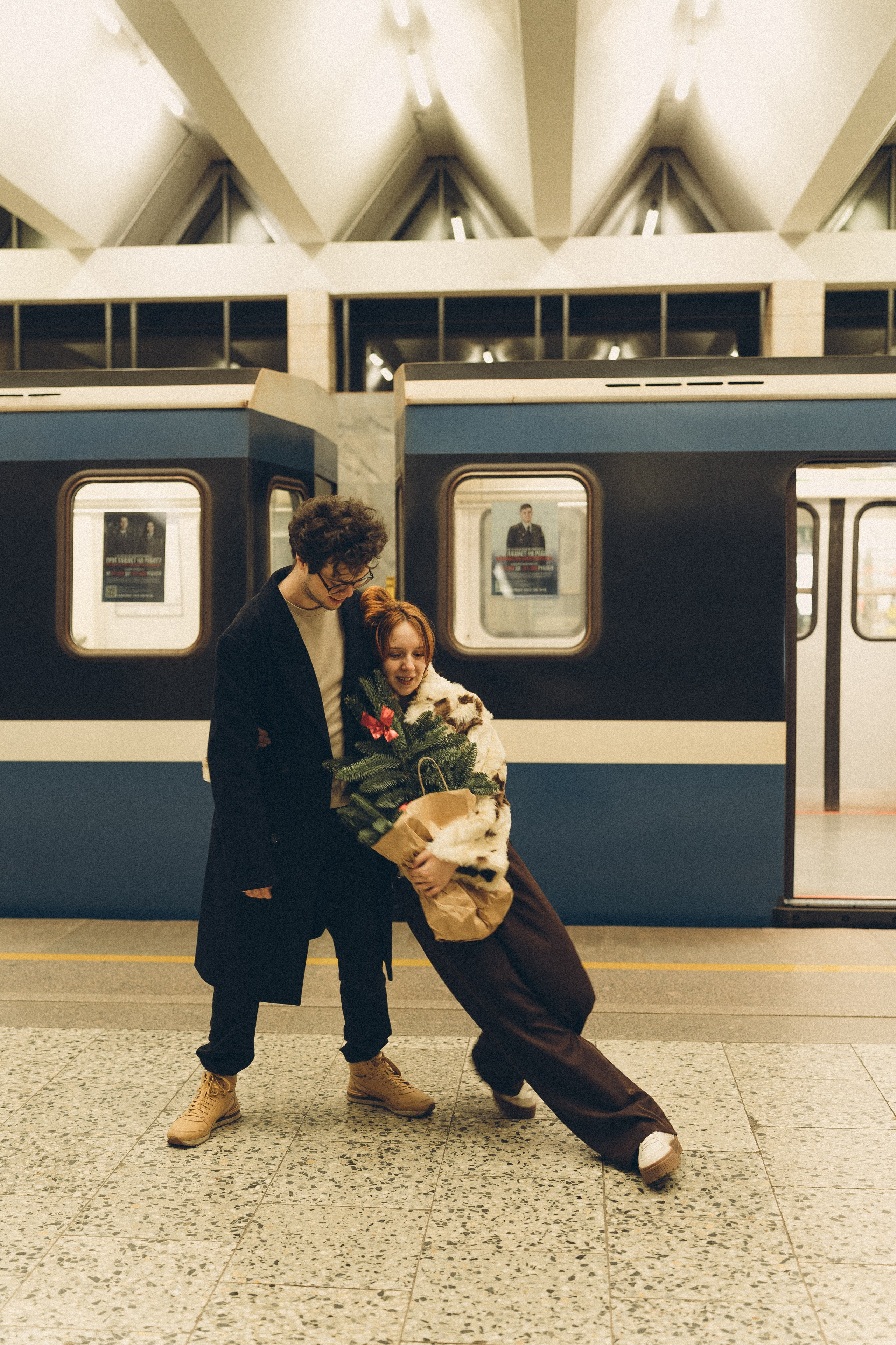 НОВОГОДНЯЯ ФОТОСЕСИИЯ ПАРЫ В МЕТРО ЛЮБОВЬ. Профессиональный фотограф, Санкт-Петербург — Виктория Богомолова