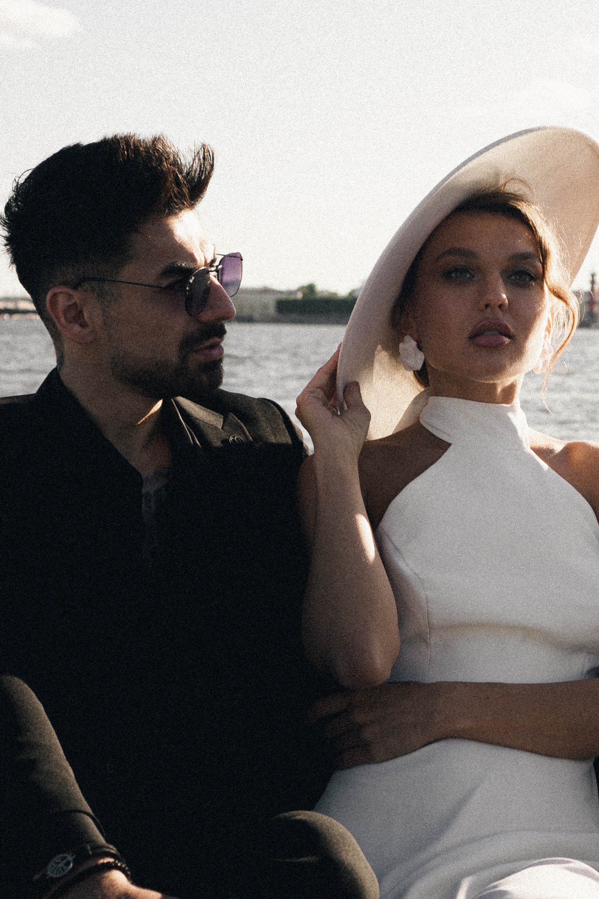 СВАДЕНБНАЯ СЬЕМКА НА КАТЕРЕ ПО КАНАЛАМ САНКТ-ПЕТЕРБУРГА И В АКВАТОРИИ НЕВЫ. Профессиональный фотограф, Санкт-Петербург — Виктория Богомолова