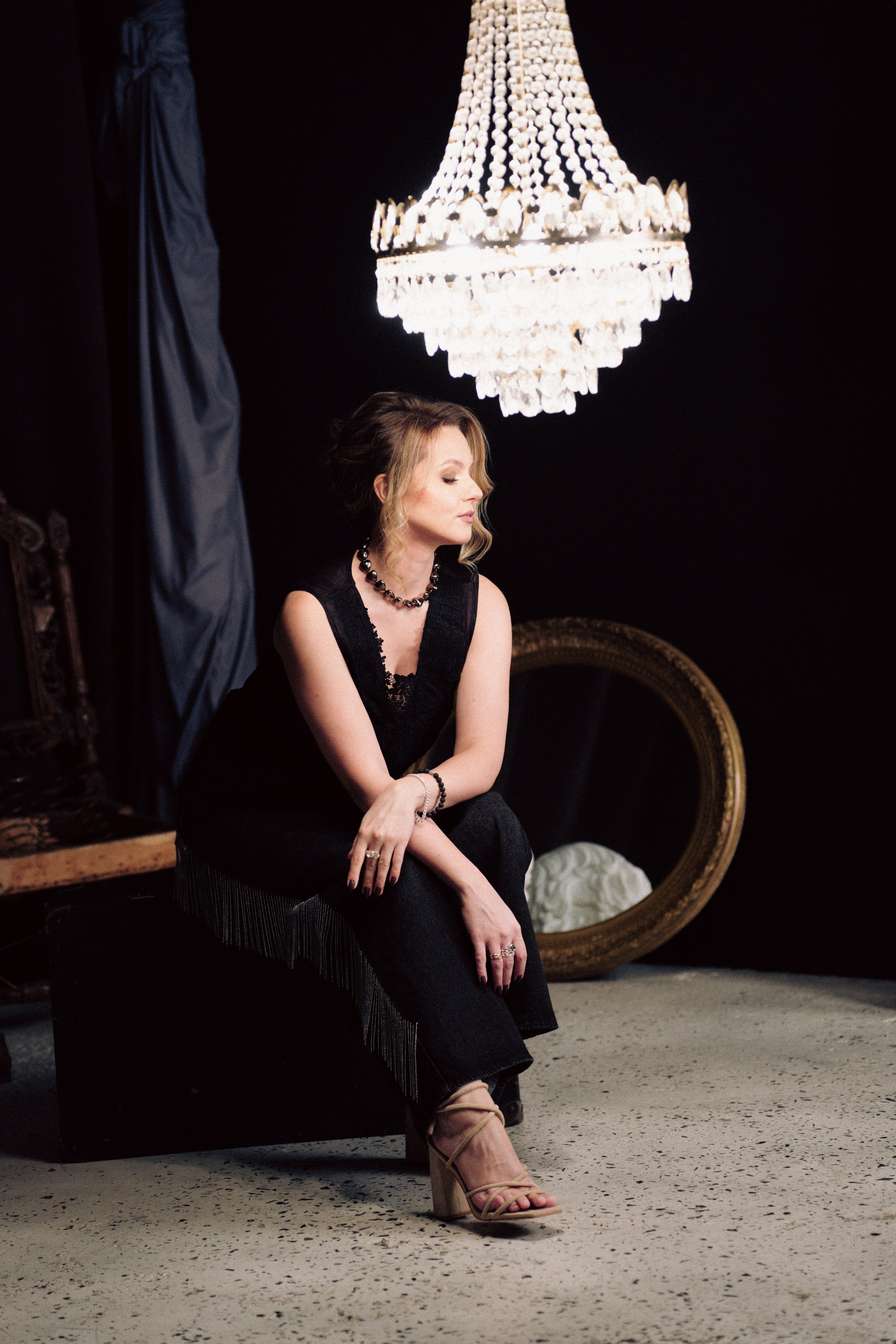 НОВОГОДНЯЯ ФОТОСЕСИИЯ В СТУДИИ ДЛЯ ДЕВУШКИ И ПРОГУЛКА ПО ЧЕРНЫШЕВСКОЙ. Профессиональный фотограф, Санкт-Петербург — Виктория Богомолова