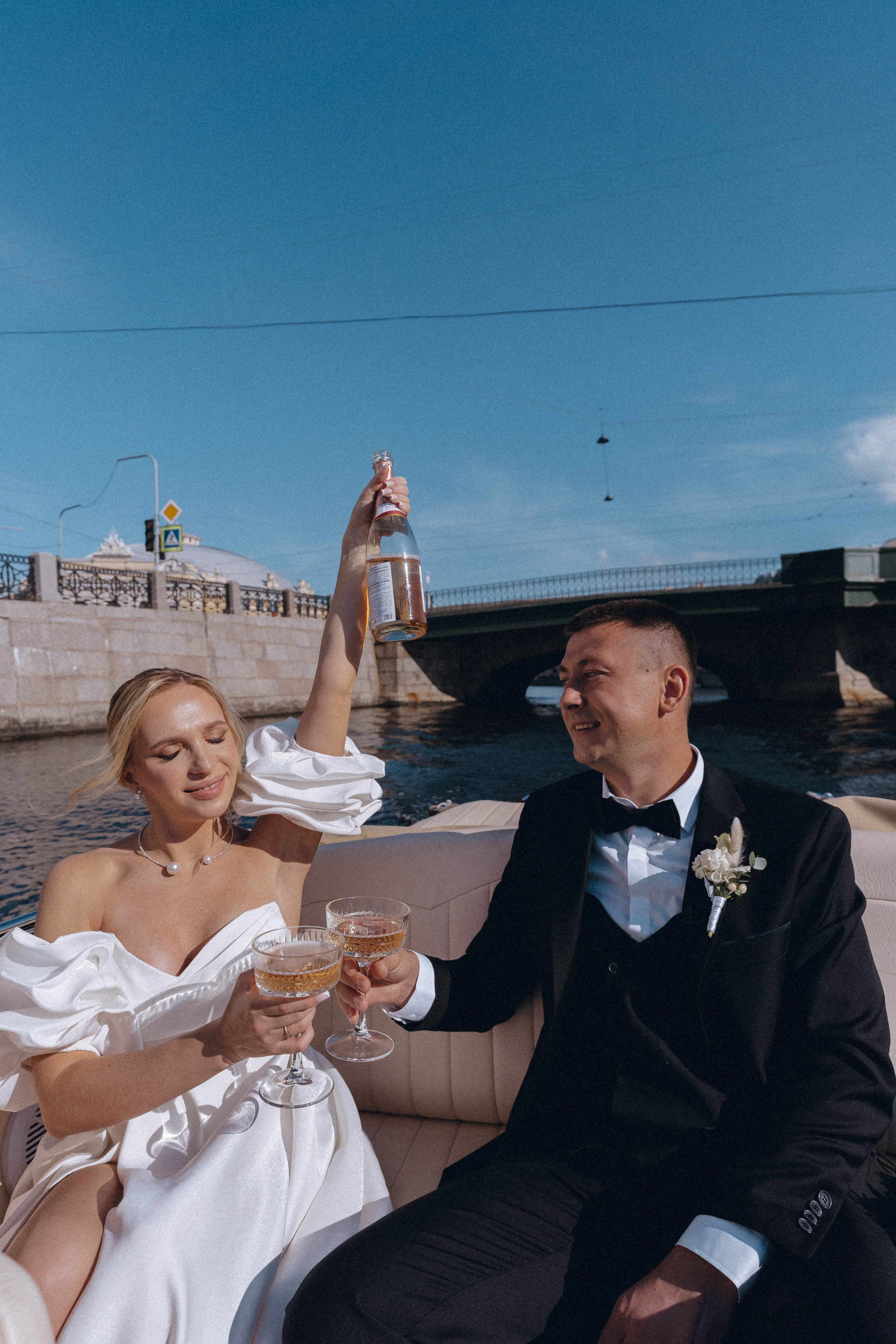 СВАДЕНБНАЯ СЬЕМКА НА КАТЕРЕ ПО КАНАЛАМ САНКТ-ПЕТЕРБУРГА И В АКВАТОРИИ НЕВЫ. Профессиональный фотограф, Санкт-Петербург — Виктория Богомолова