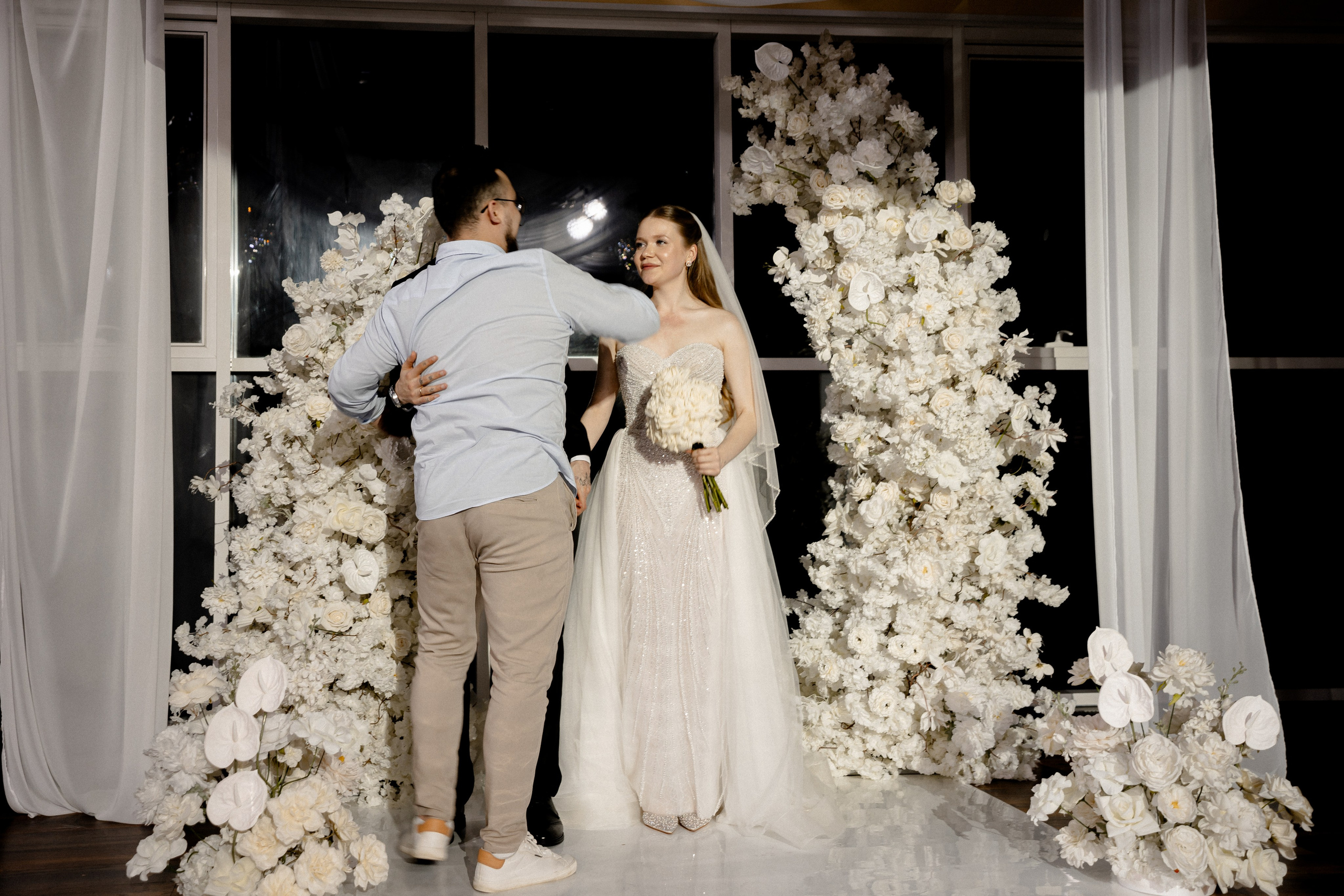 СВАДЕБНАЯ СЬЕМКА СБОРОВ В ОТЕЛЕ И ВЫЕЗД НА ЦЕРЕМОНИЮ (СНЯТО В СИБИРЕ В НИЖНЕВАРТОВСКЕ). Профессиональный фотограф, Санкт-Петербург — Виктория Богомолова