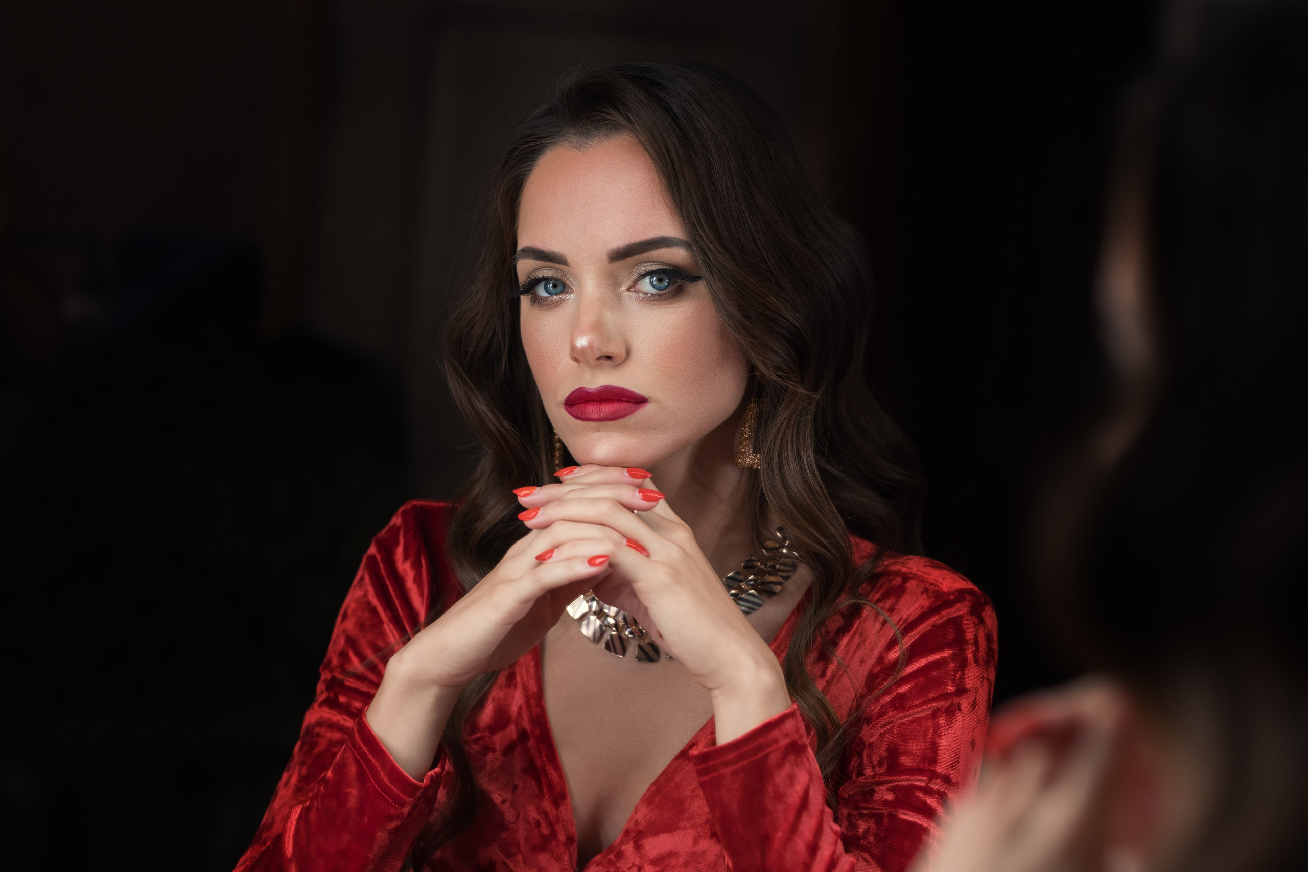 Студийная съемка с Екатериной в красном платье для «себя»
