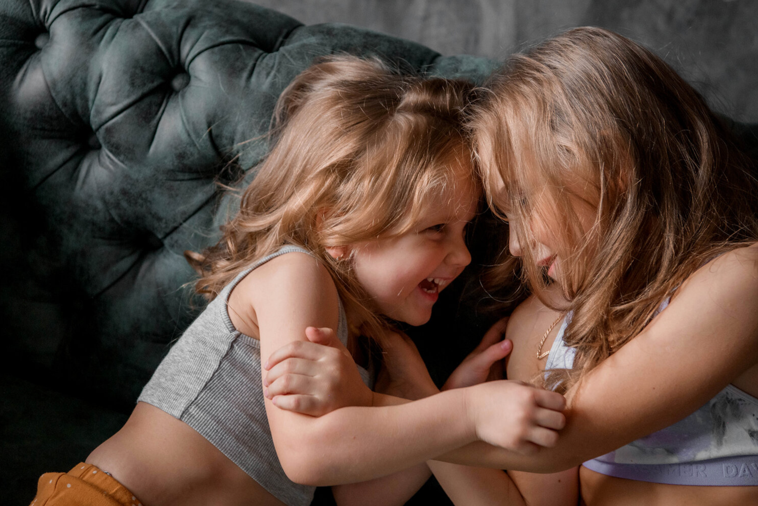 Семейный фотограф Екатерина Тимофеева. Семейная фотосессия в фотостудии в Подольске. Фотограф Екатерина Тимофеева в Подольске. Индивидуальная фотосессия в фотостудии. Свадебные и семейные фотосессии