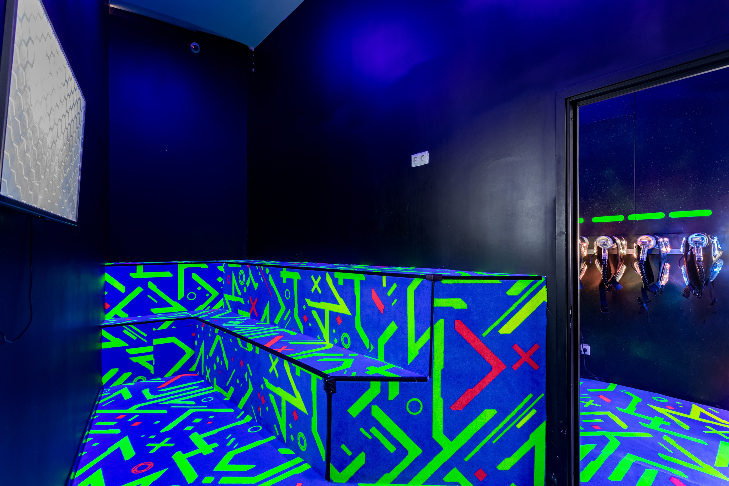 Фотосъемка для развлекательного центра LaserLand в ТРК VEGAS Каширское. Интерьеры, Контент, Портреты | Фотограф в Москве Дани Терно