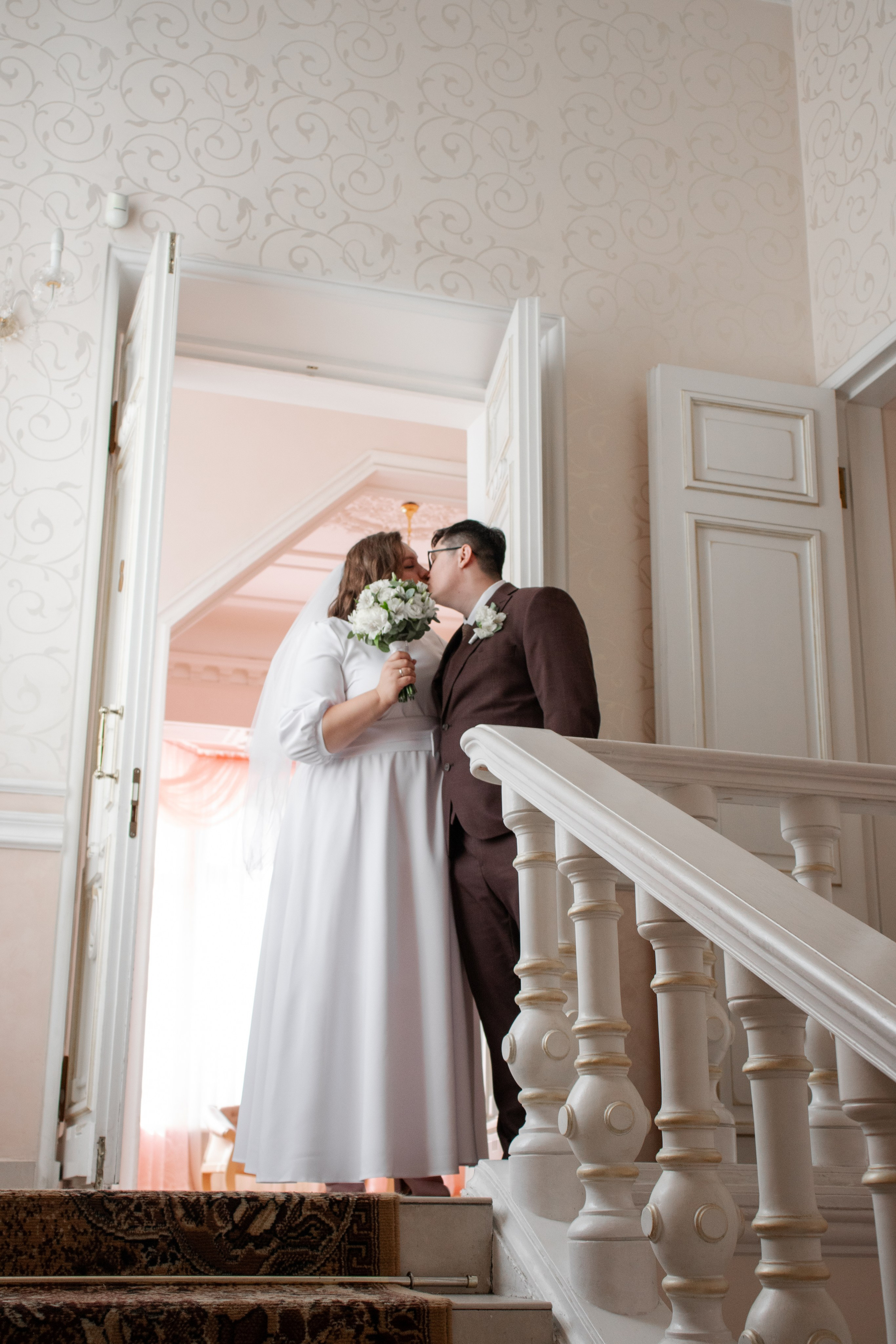 Свадебная фотосессия в ЗАГСе Дворца бракосочетаний в городе Томск