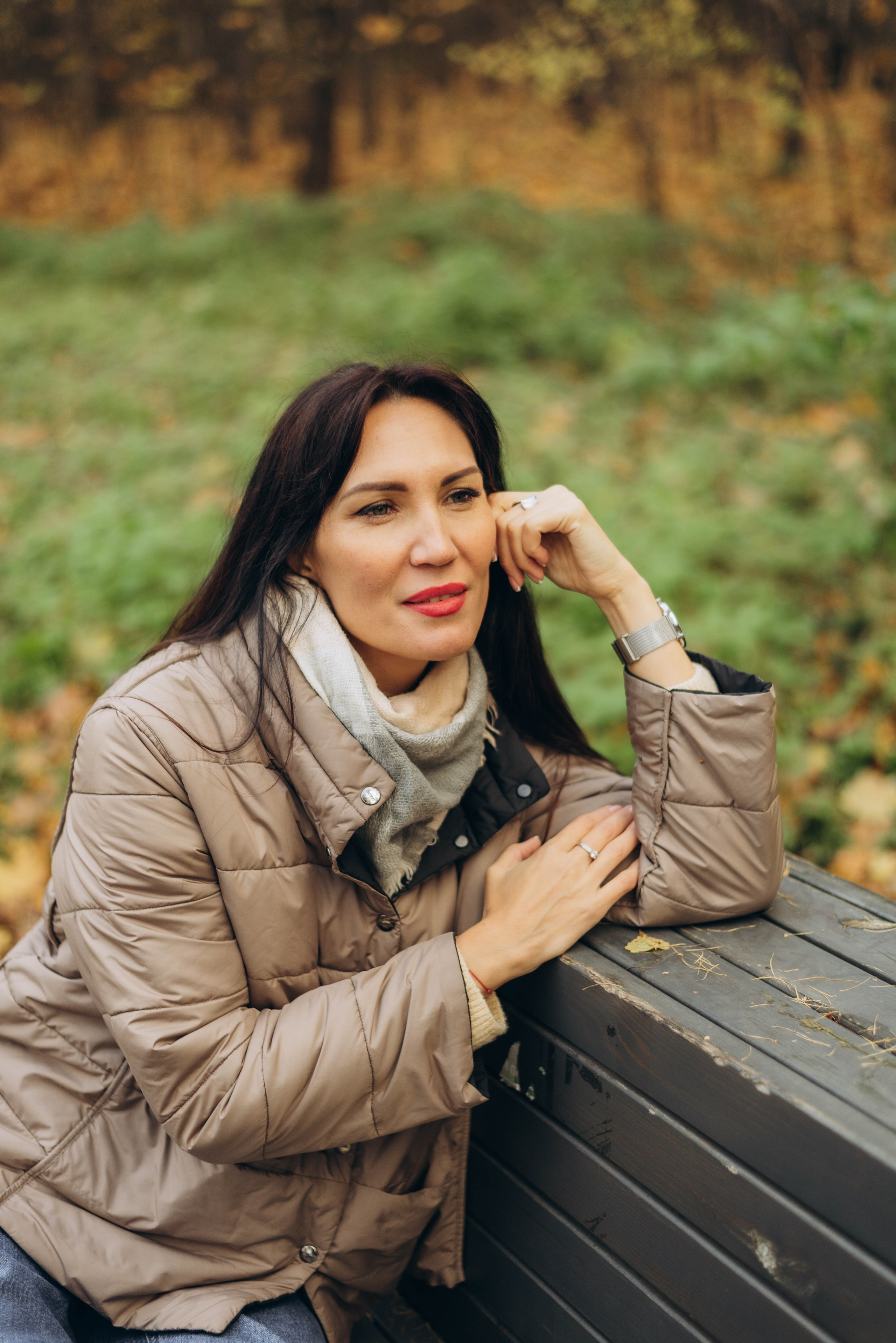 Прогулочная фотоссесия для девушки в парке. Семейный фотограф в Железнодорожном Масаева Елена