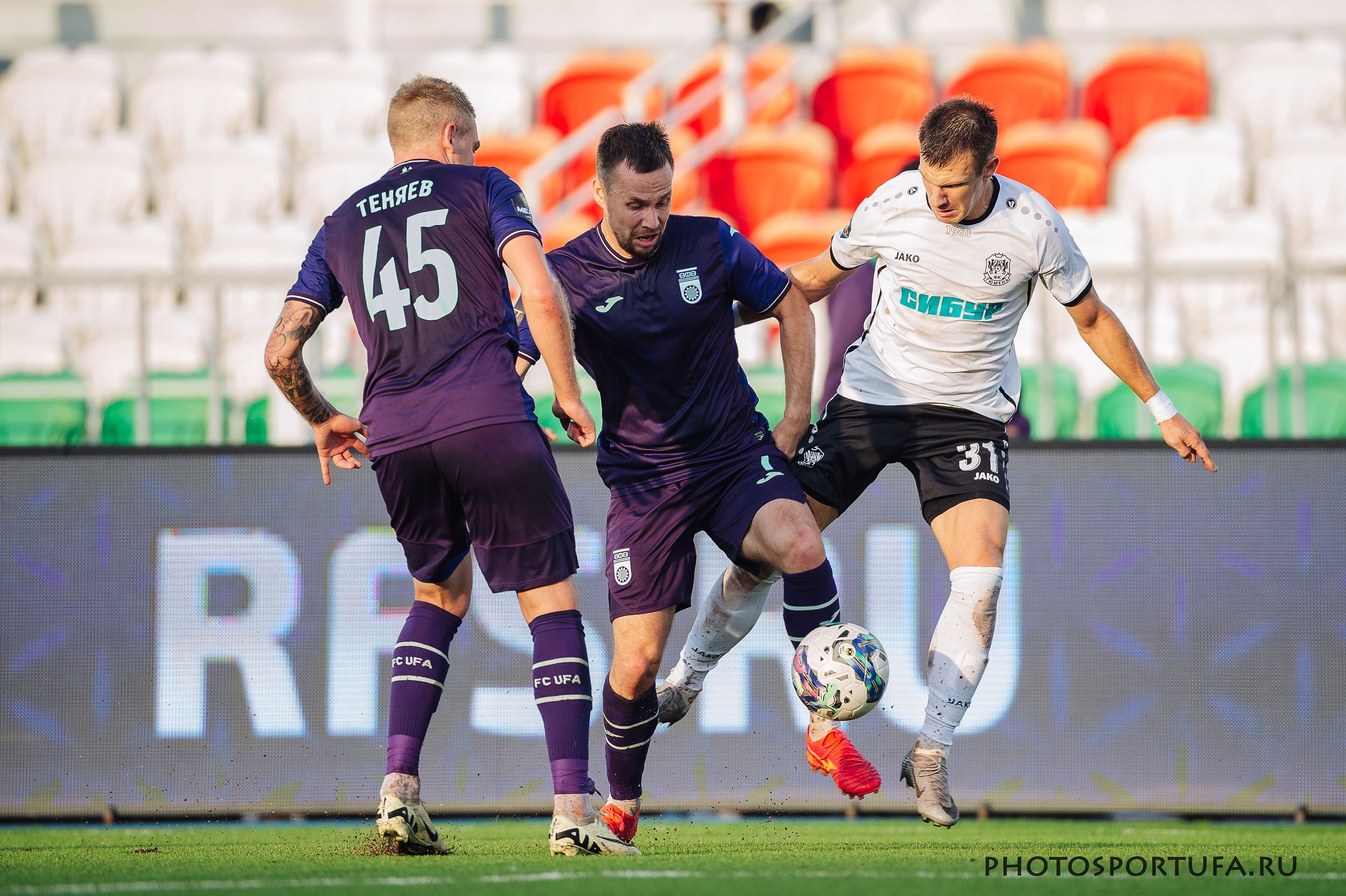 Россия — МЕЛБЕТ — Первая Лига. 4 -й тур «ФК УФА» — ФК «Тюмень». Спортивный фотограф в Уфе Евгений Буров