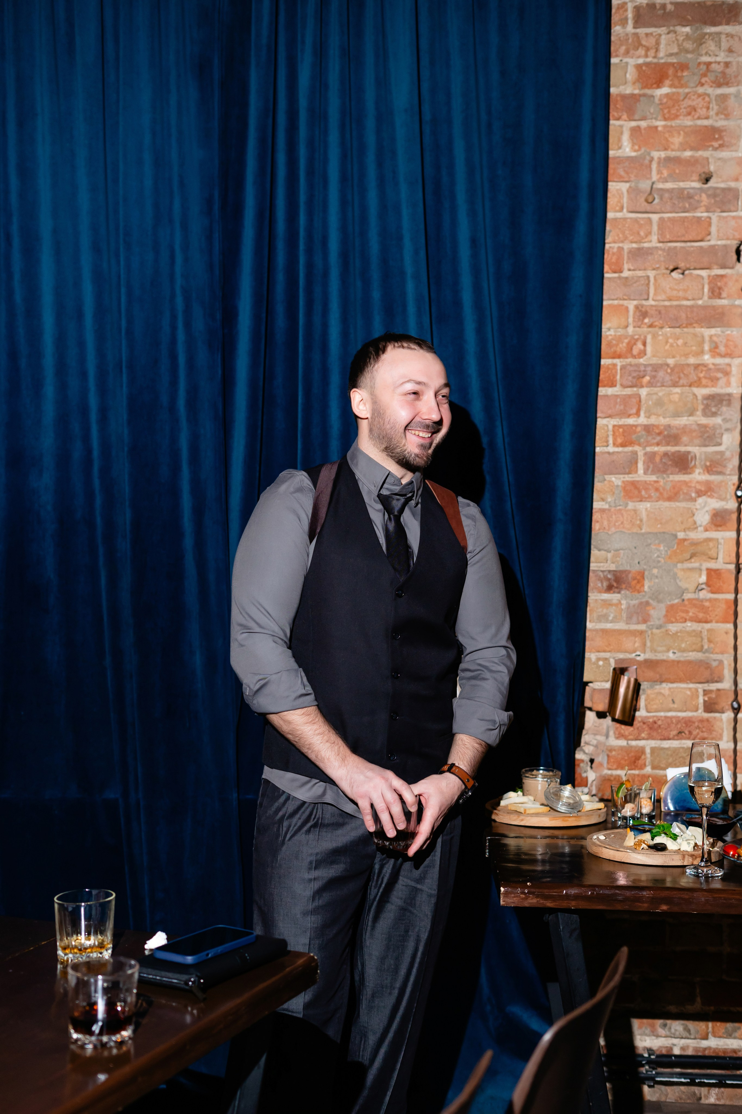 Антону 35 лет / Современник. Фотограф мероприятий в Ростове-на-Дону Есманская Елена