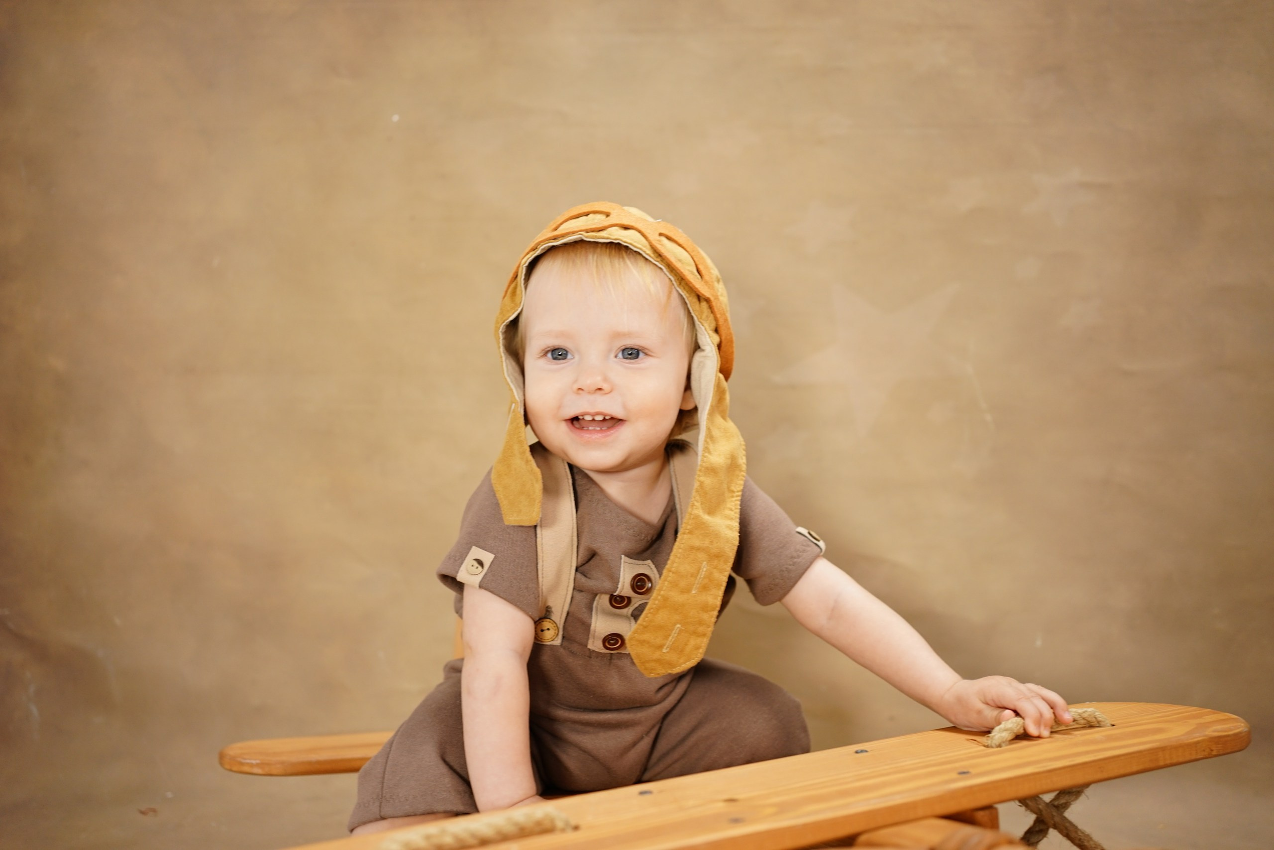 Фотозоны на ХОЛСТЕ. Детская Фотостудия ГОДОВАСИКИ в Санкт-Петербурге фотосесия на годик