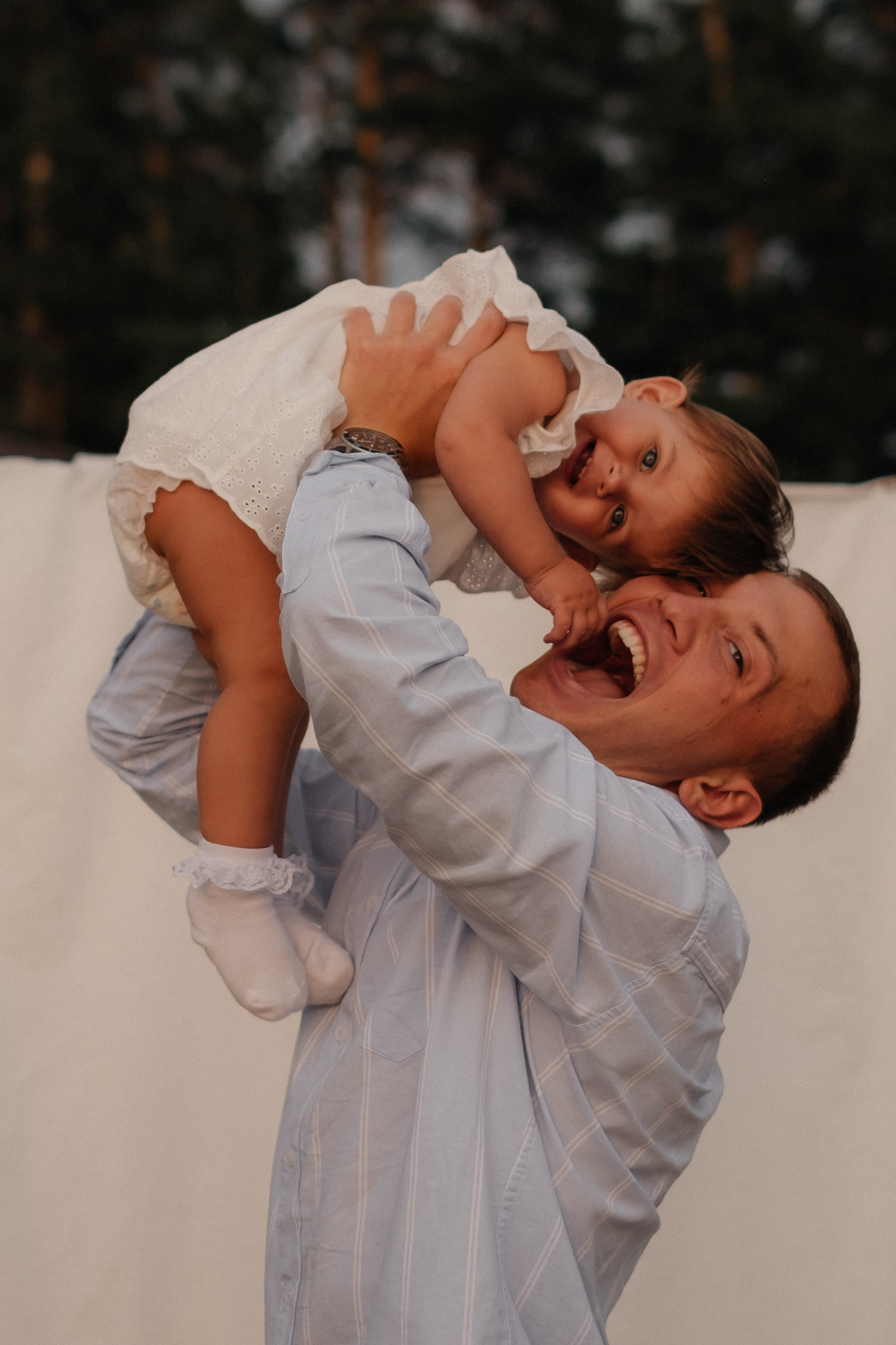 Алина, Ярослав и Тая на берегу. Фотограф в Новосибирске Диана Ильиных