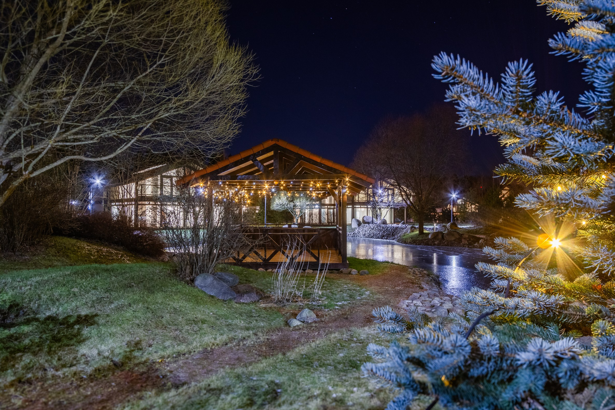 Съемка в вечернее время. Упаковка Недвижимости