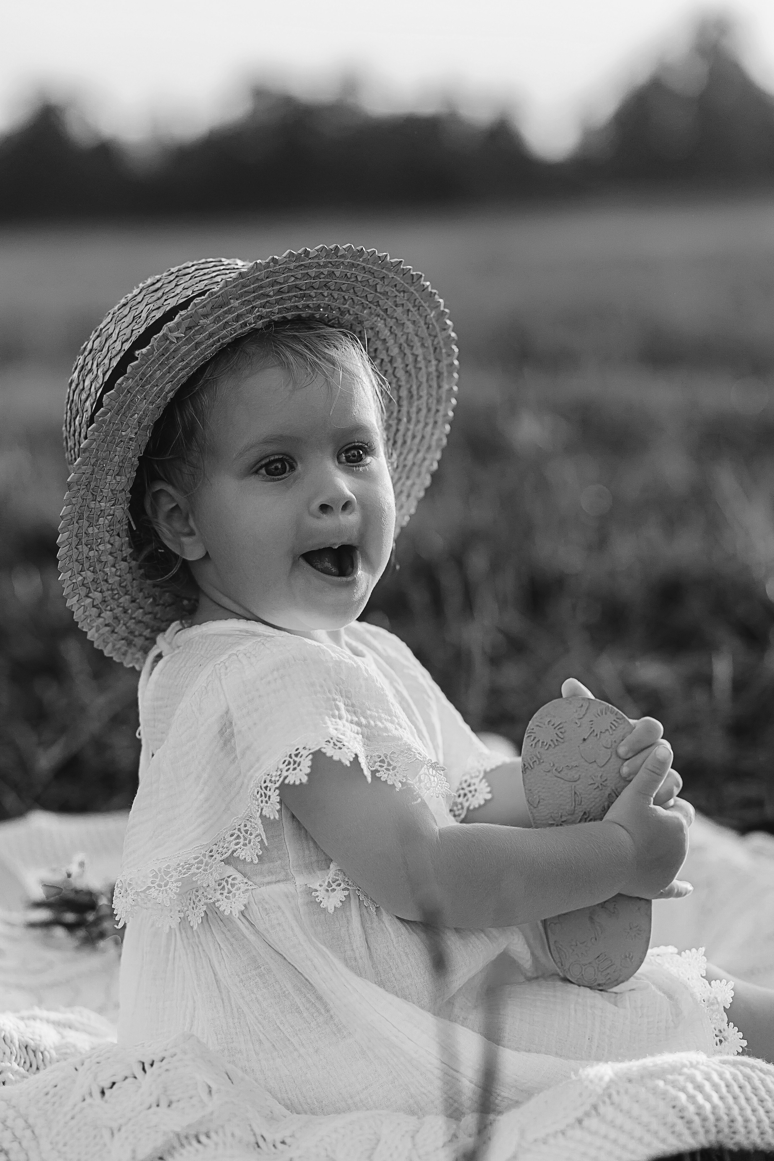 Фотосессия в поле со стогами. Семейный и женский фотограф в Москве Надежда Воробьева