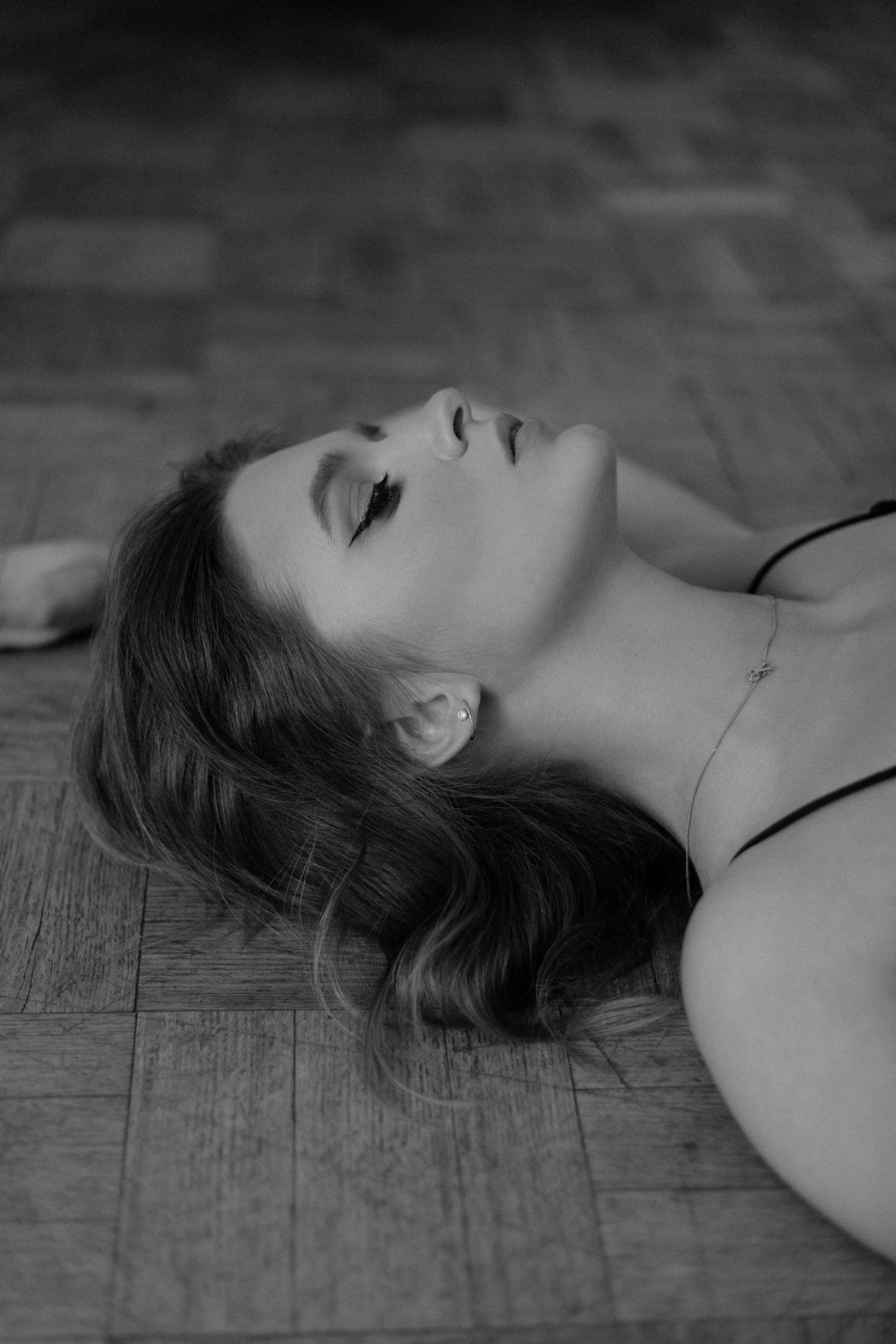 Индивидуальная фотосессия в студии. Сестры Карабаза. Фотографы и ретушеры в Москве и Санкт-Петербурге