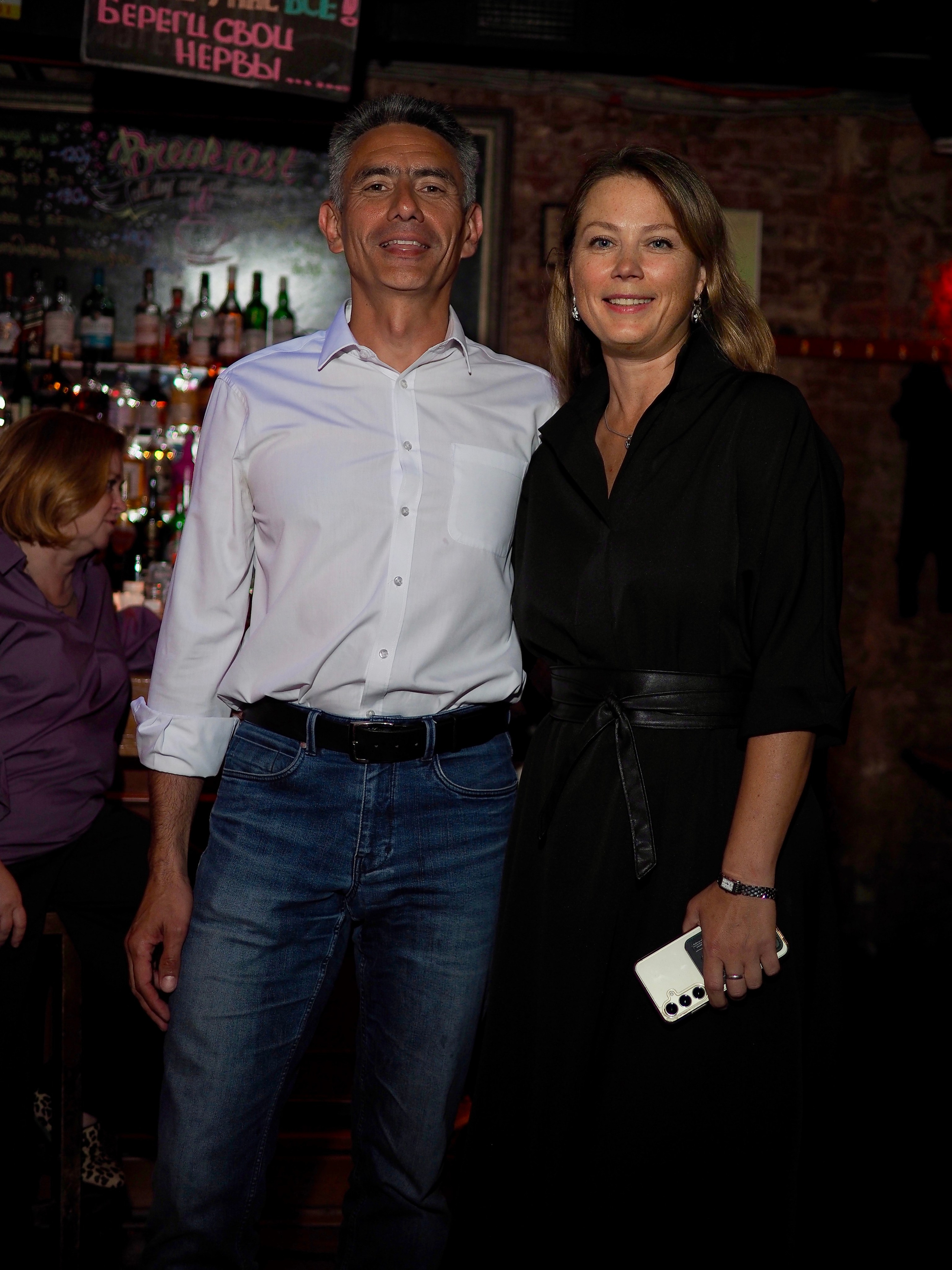 DeFaqto 01.10.2024. Московская кавер-группа BankBand