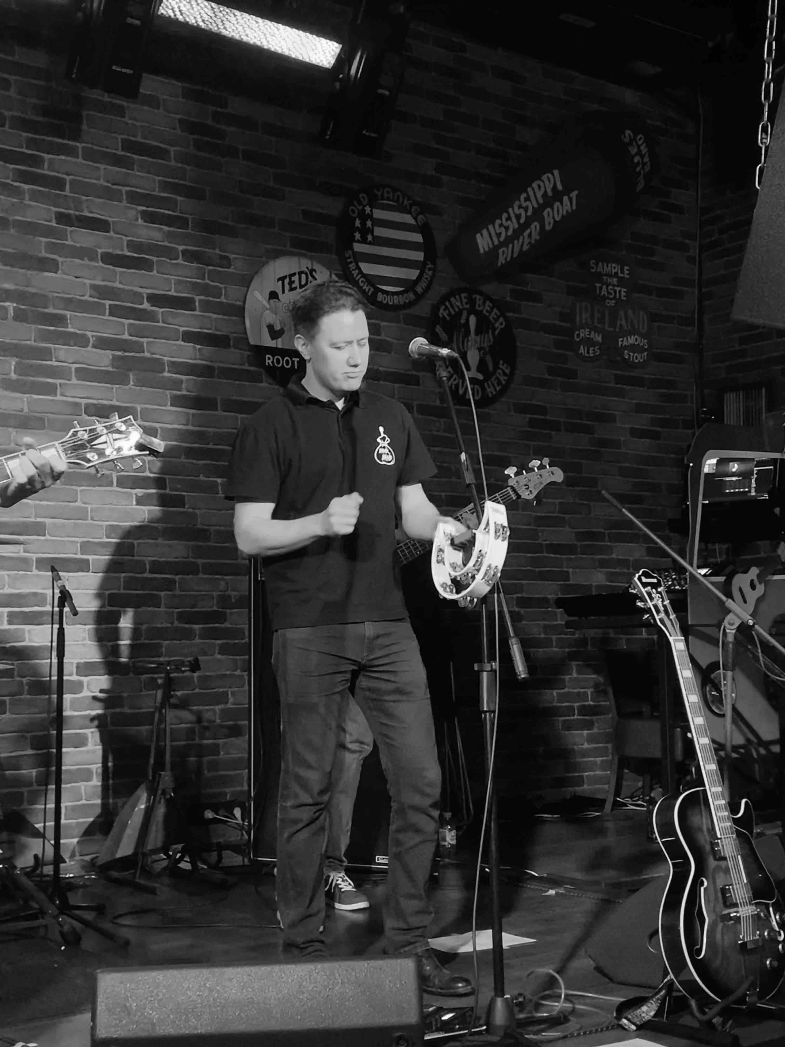 LifePub 16.03.2022. Московская кавер-группа BankBand