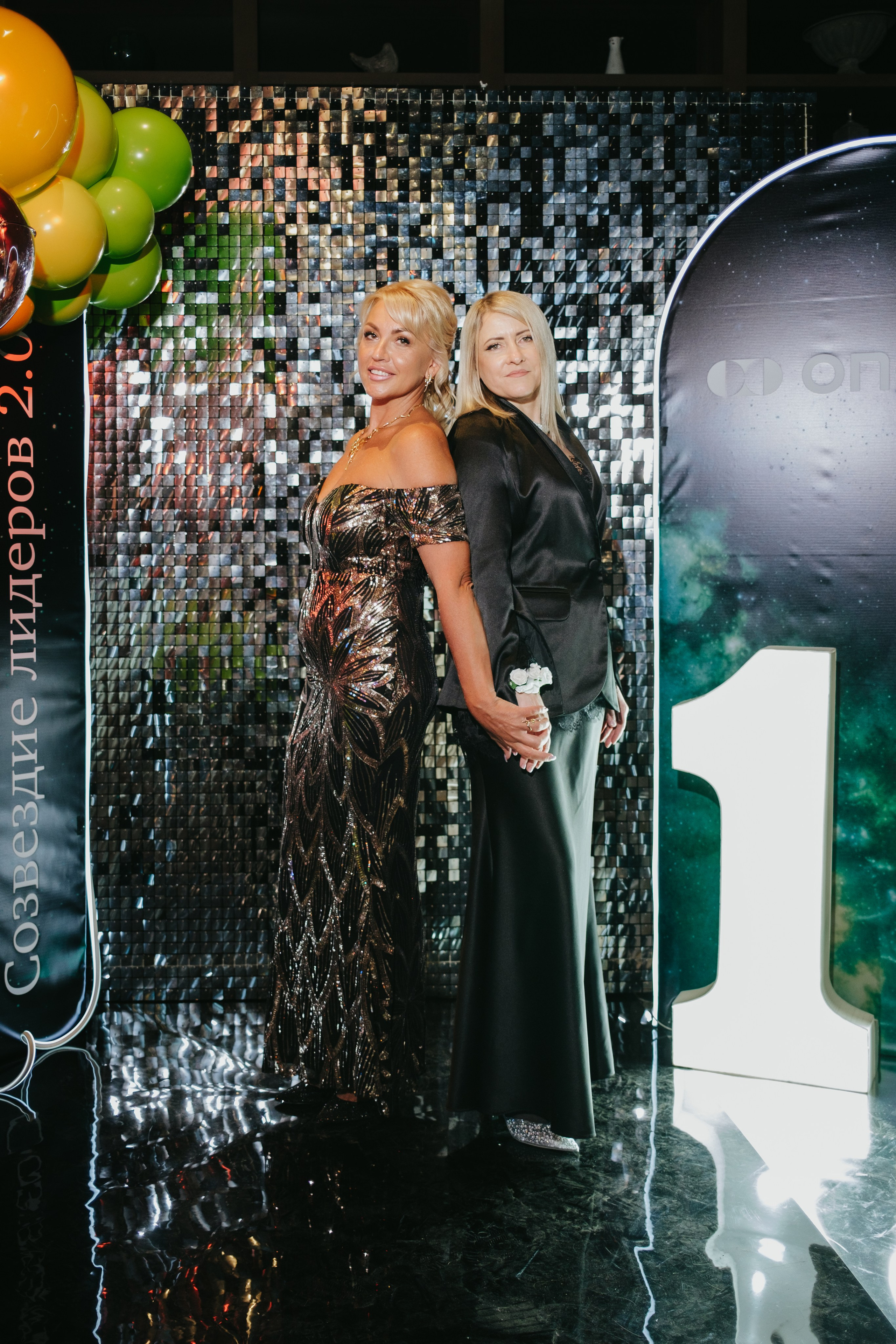 Корпоратив в Сириусу (Адлер) 10 лет компании. Свадебный фотограф Денис Ожигин в Краснодаре и крае. Эмоциональная и стильная съемка вашего дня