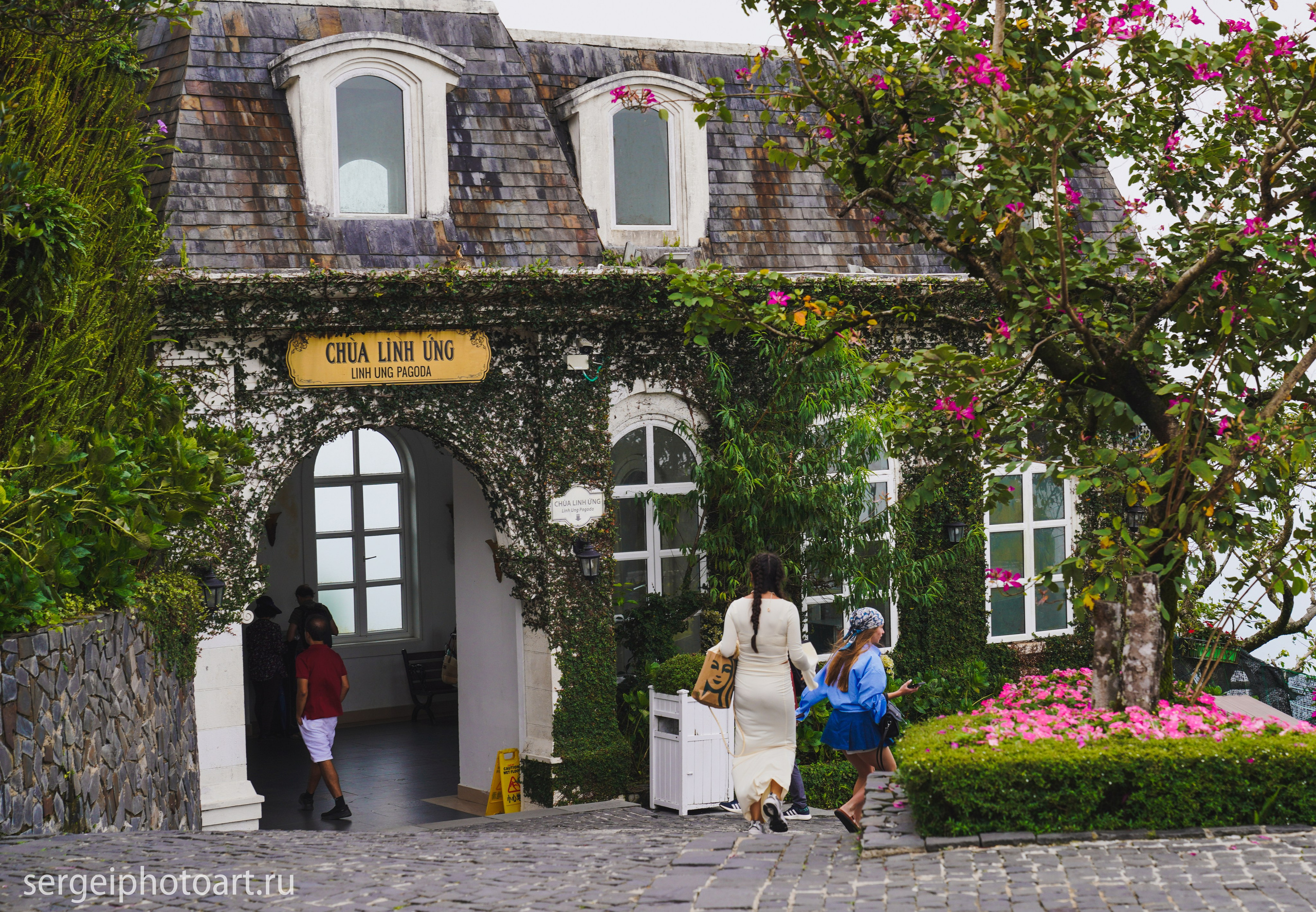 Ба На Хилс Руки Бога Золотой мост. Фотограф Сергей Кишкель Дананг Нячанг Фукуок