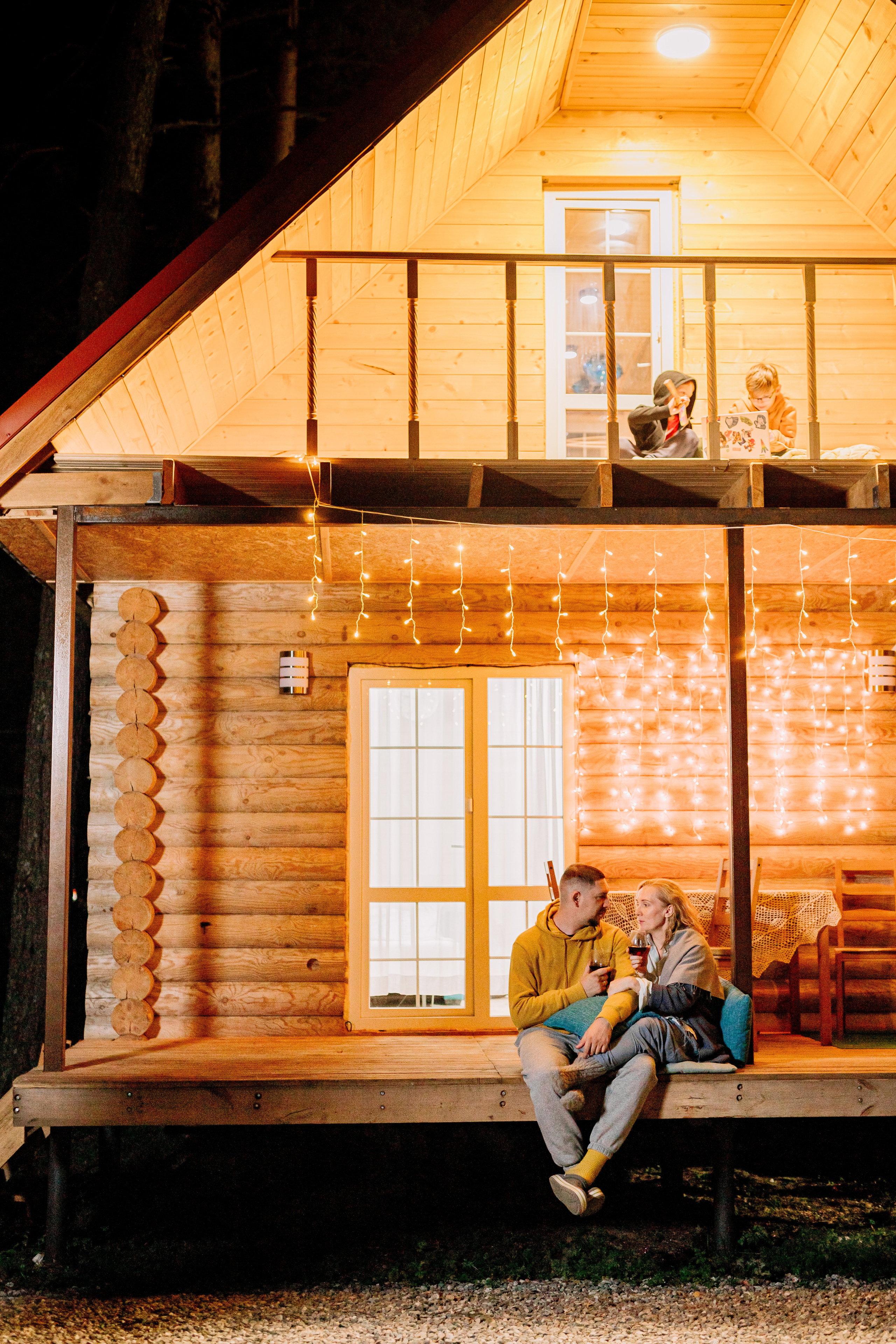 Архыз, горы, лес, семейная съемка в горах,семейный фотограф. Выездная съемка, фотограф на выезд, ночная съемка, семья в загородном домике,