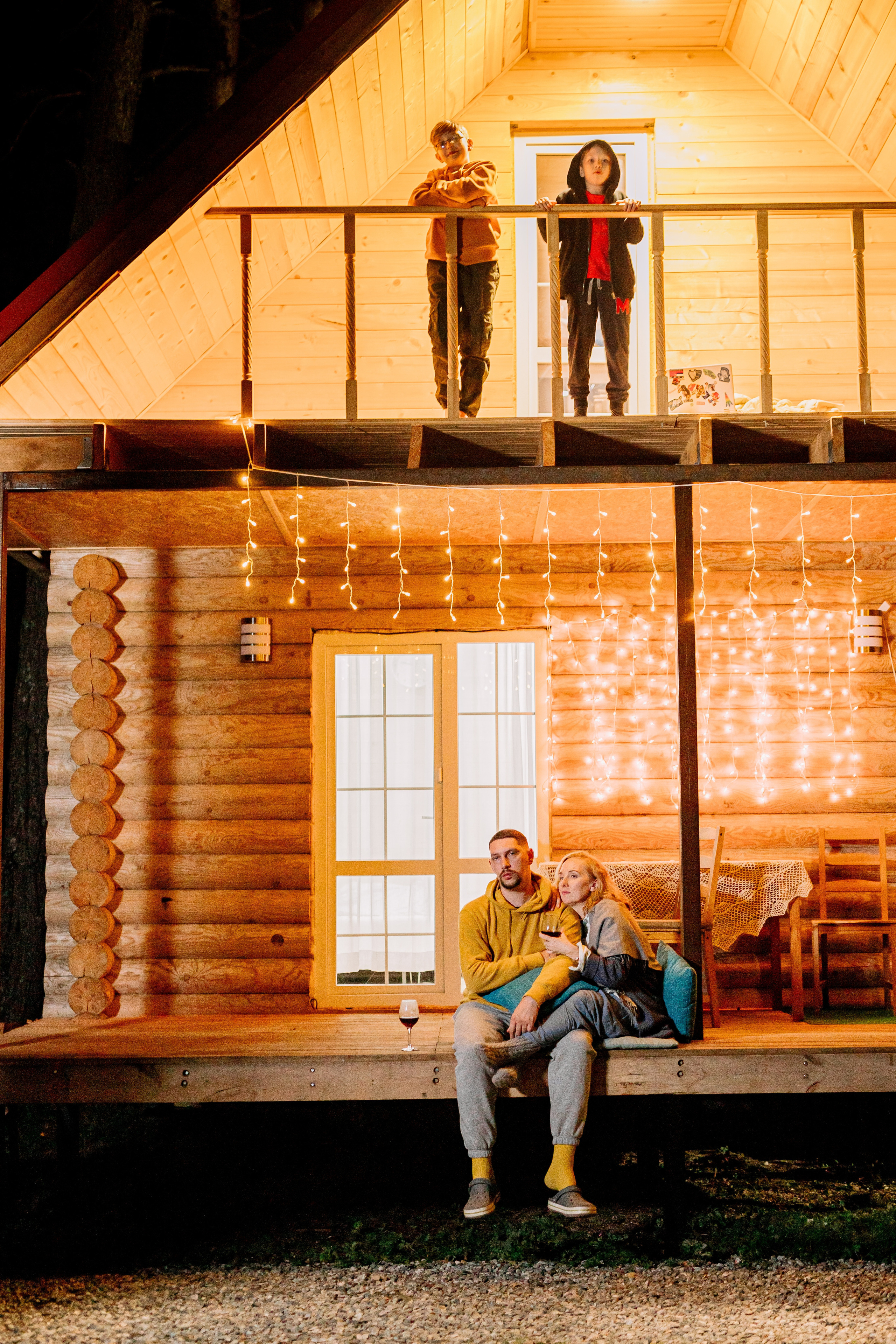 Архыз, горы, лес, семейная съемка в горах,семейный фотограф. Выездная съемка, фотограф на выезд, семья в загородном домике, ночная съемка