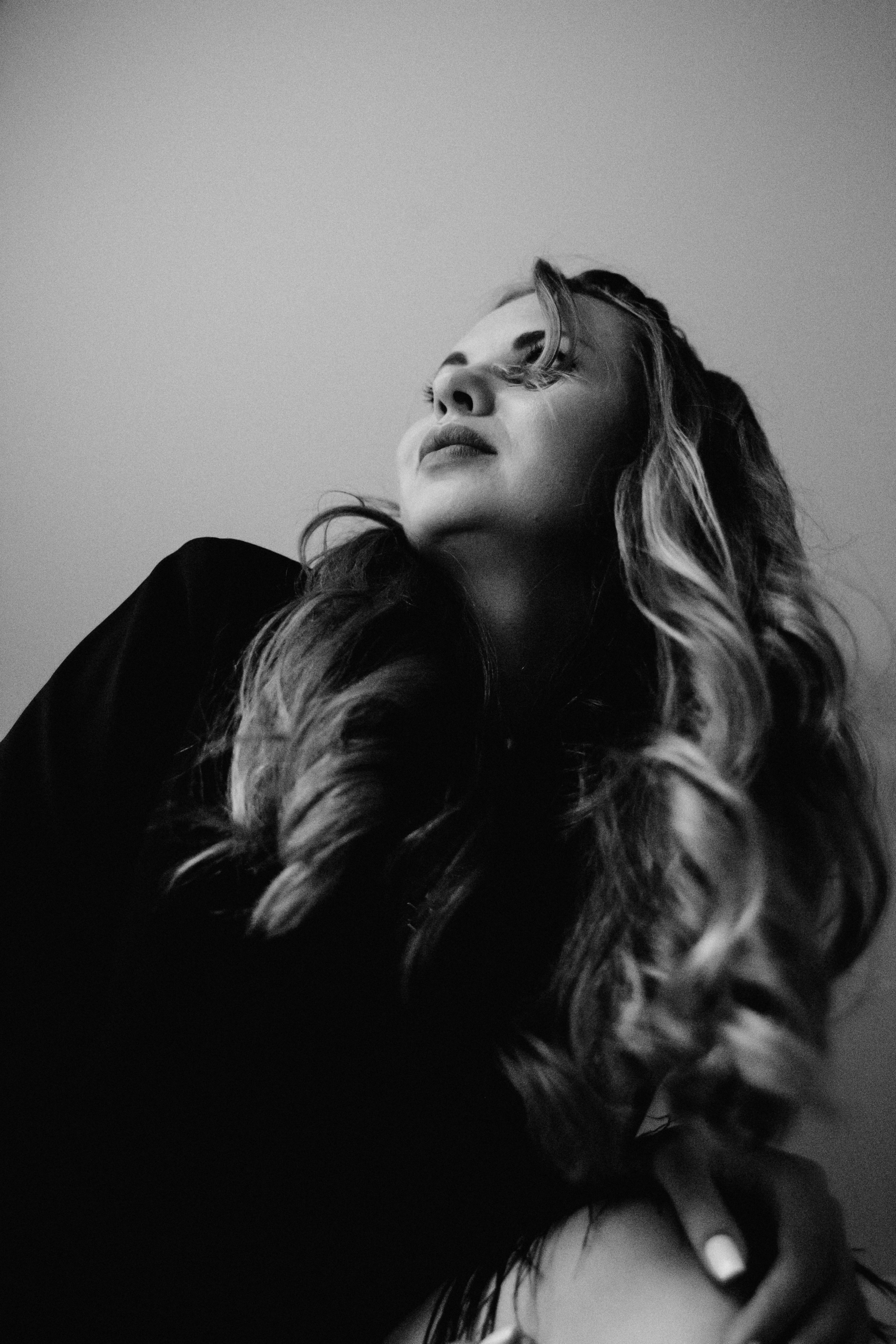 M. Привет! Меня зовут Александрина, и я фотограф