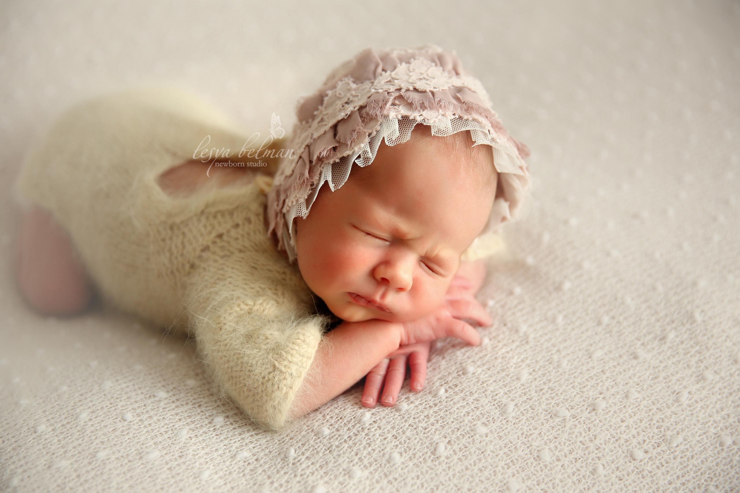 Newborm начало. Фотограф новорожденных. Семейный и детский фотограф в городе Сургуте