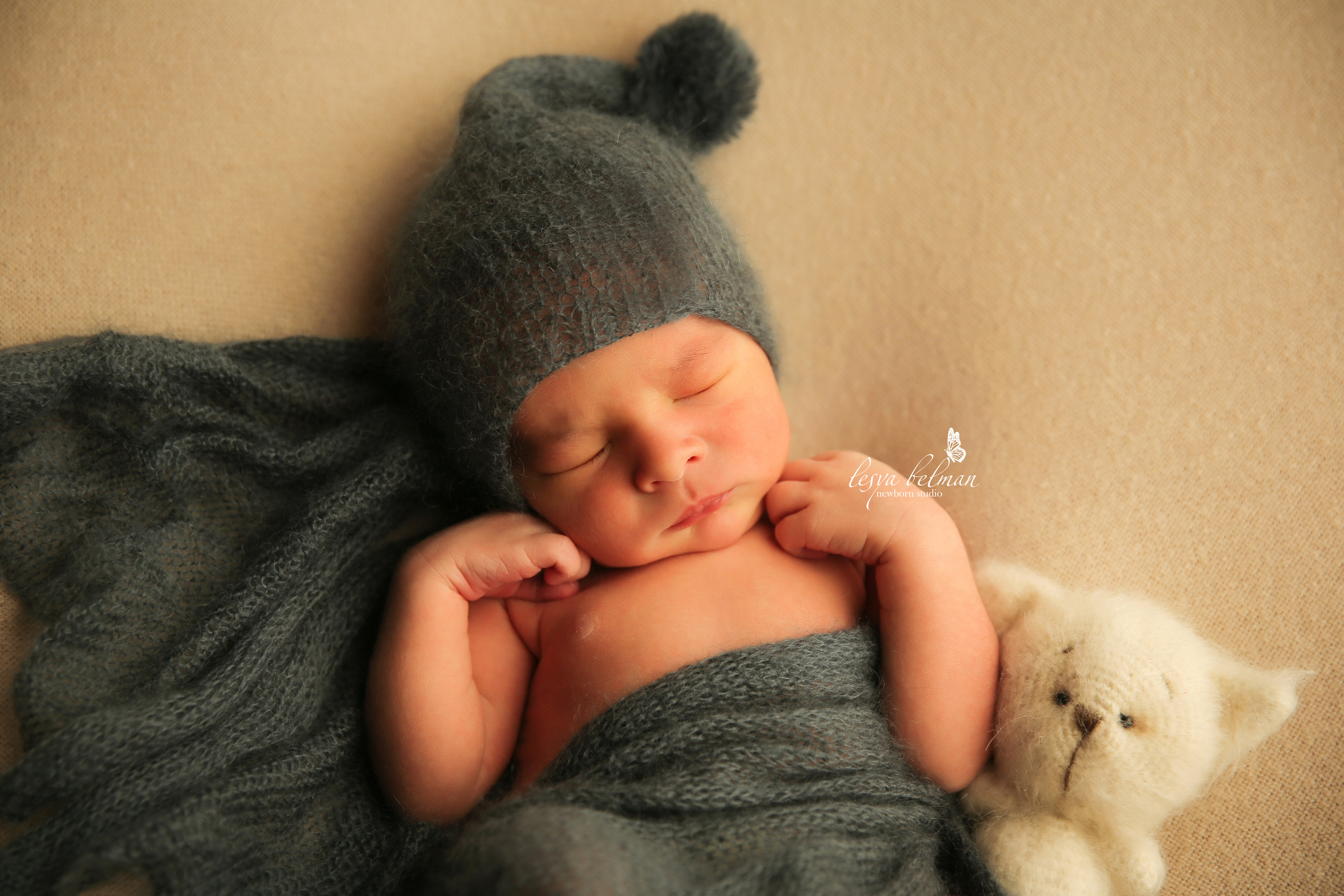 Newborm начало. Фотограф новорожденных. Семейный и детский фотограф в городе Сургуте