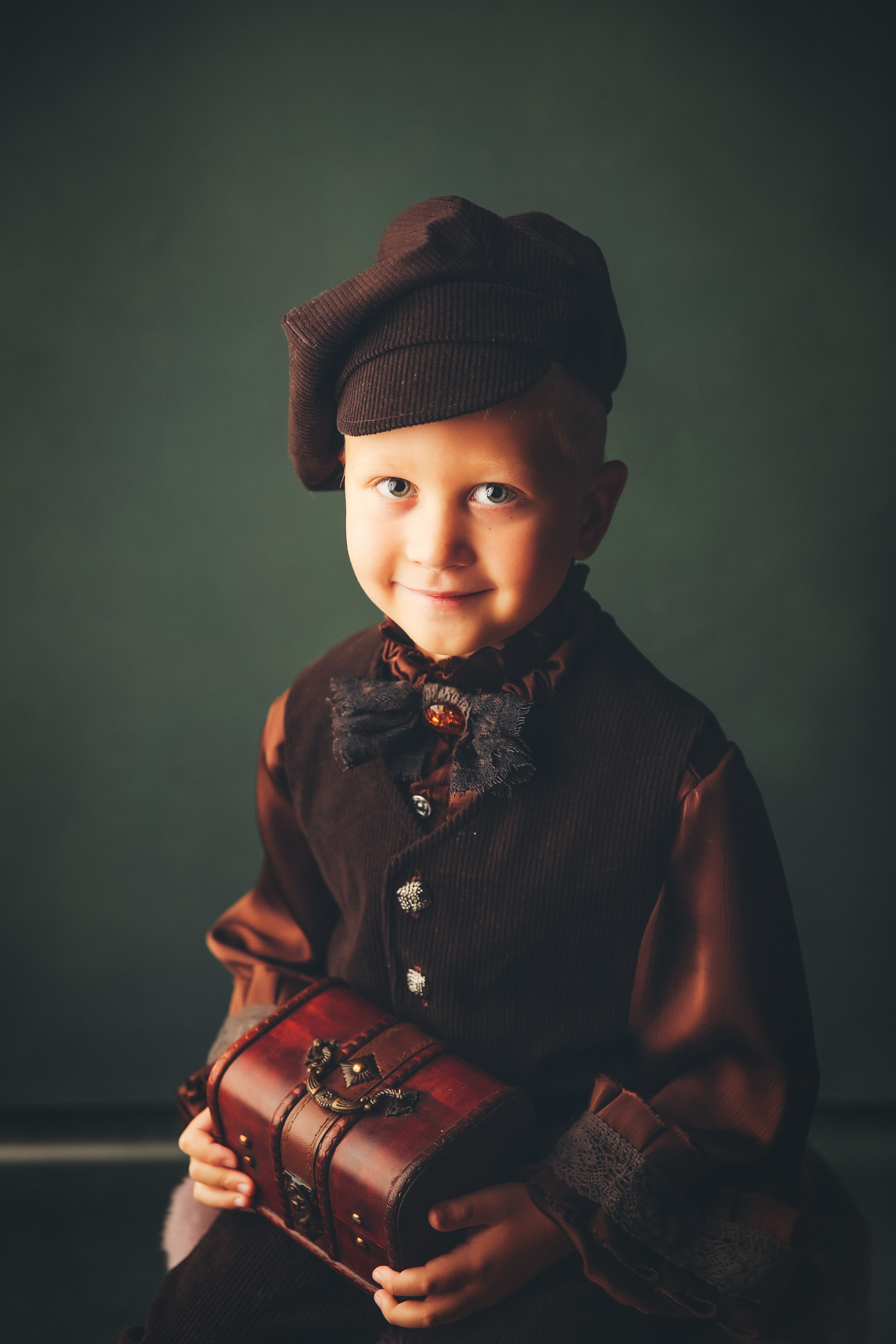 Эпоха Возрождения. Фотограф новорожденных. Семейный и детский фотограф в городе Сургуте