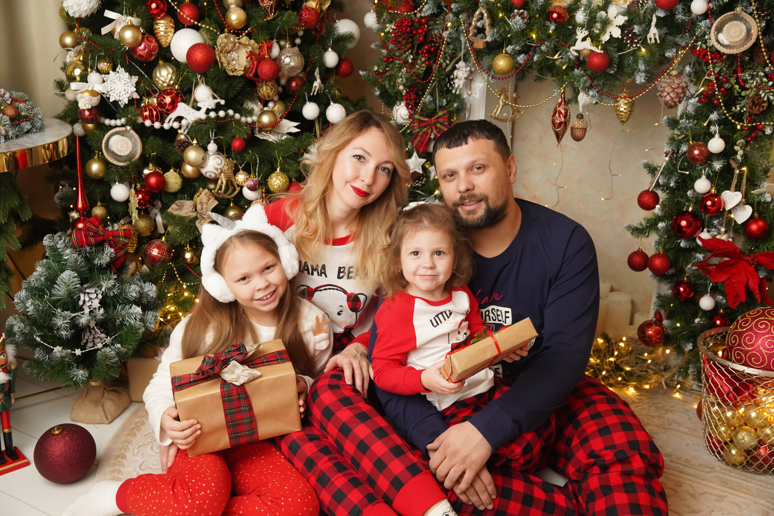 Новогодняя фотосессия. Фотограф новорожденных. Семейный и детский фотограф в городе Сургуте