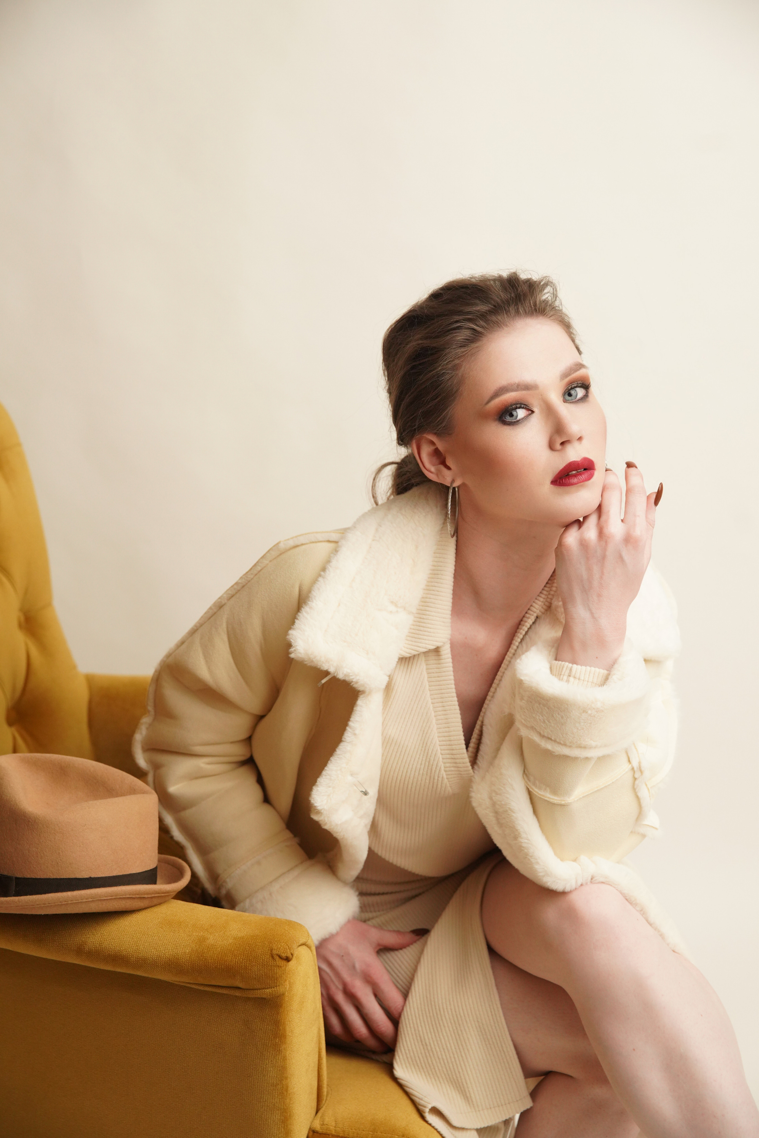 Женский портрет. Фотограф новорожденных. Семейный и детский фотограф в городе Сургуте