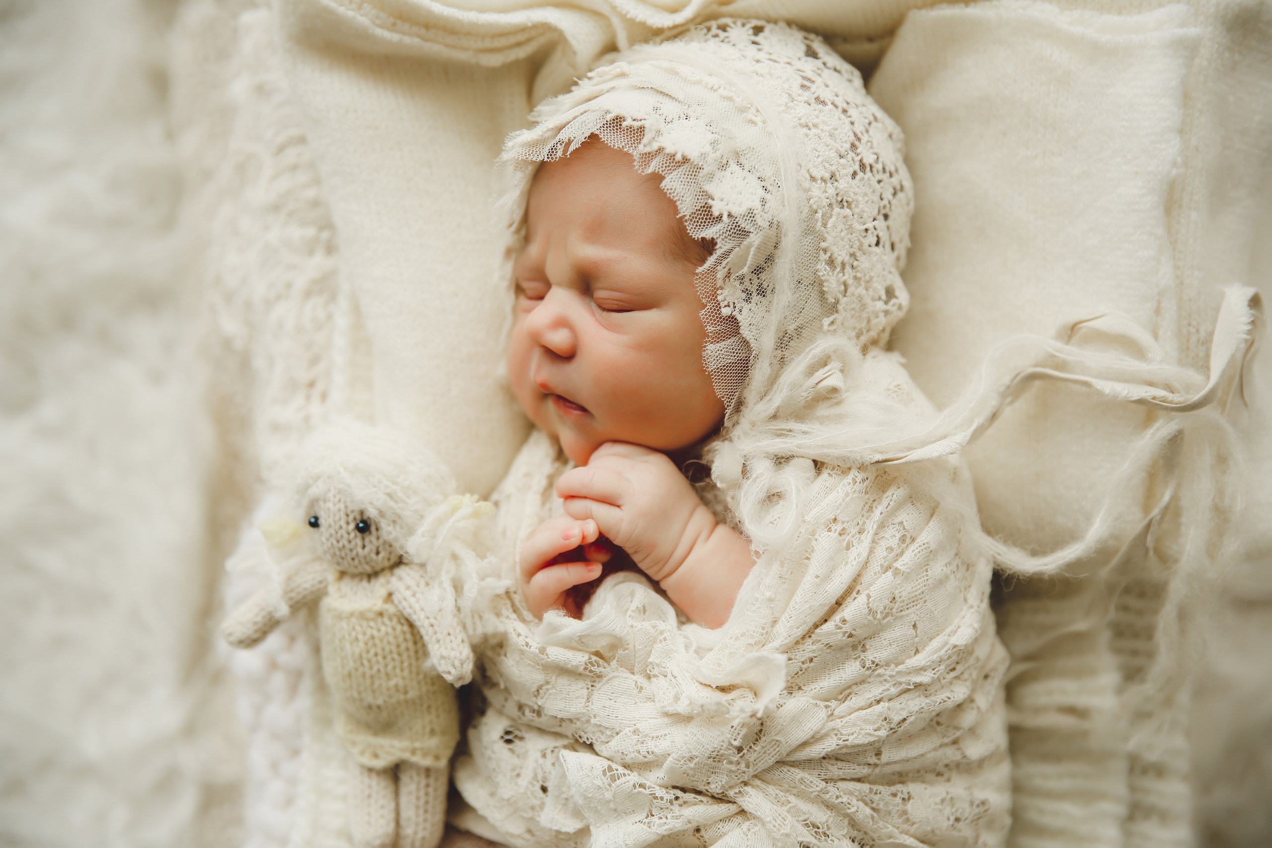 Newborm начало. Фотограф новорожденных. Семейный и детский фотограф в городе Сургуте