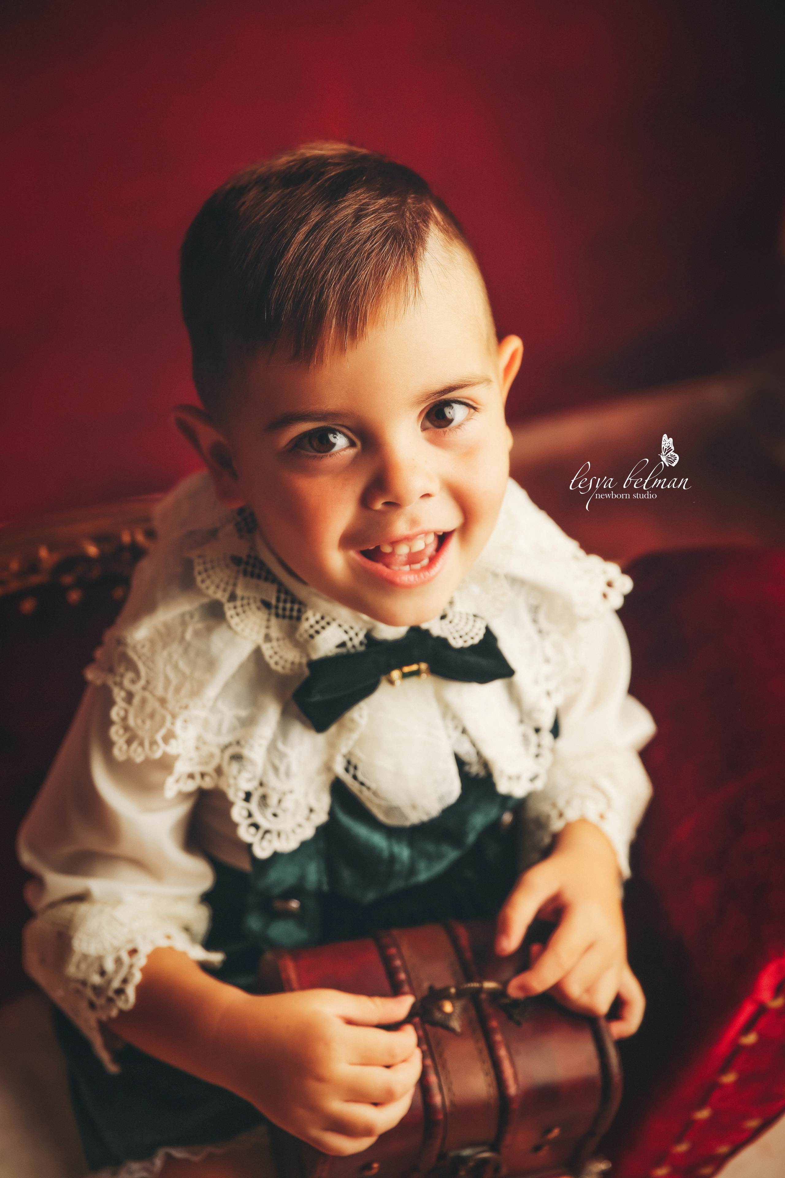Эпоха Возрождения. Фотограф новорожденных. Семейный и детский фотограф в городе Сургуте