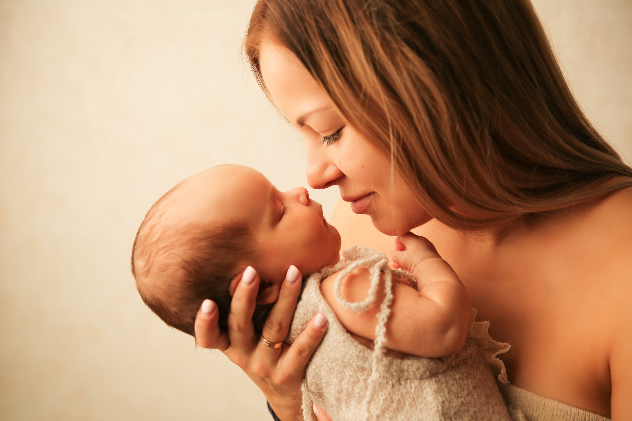 Мама и Малыш. Фотограф новорожденных. Семейный и детский фотограф в городе Сургуте